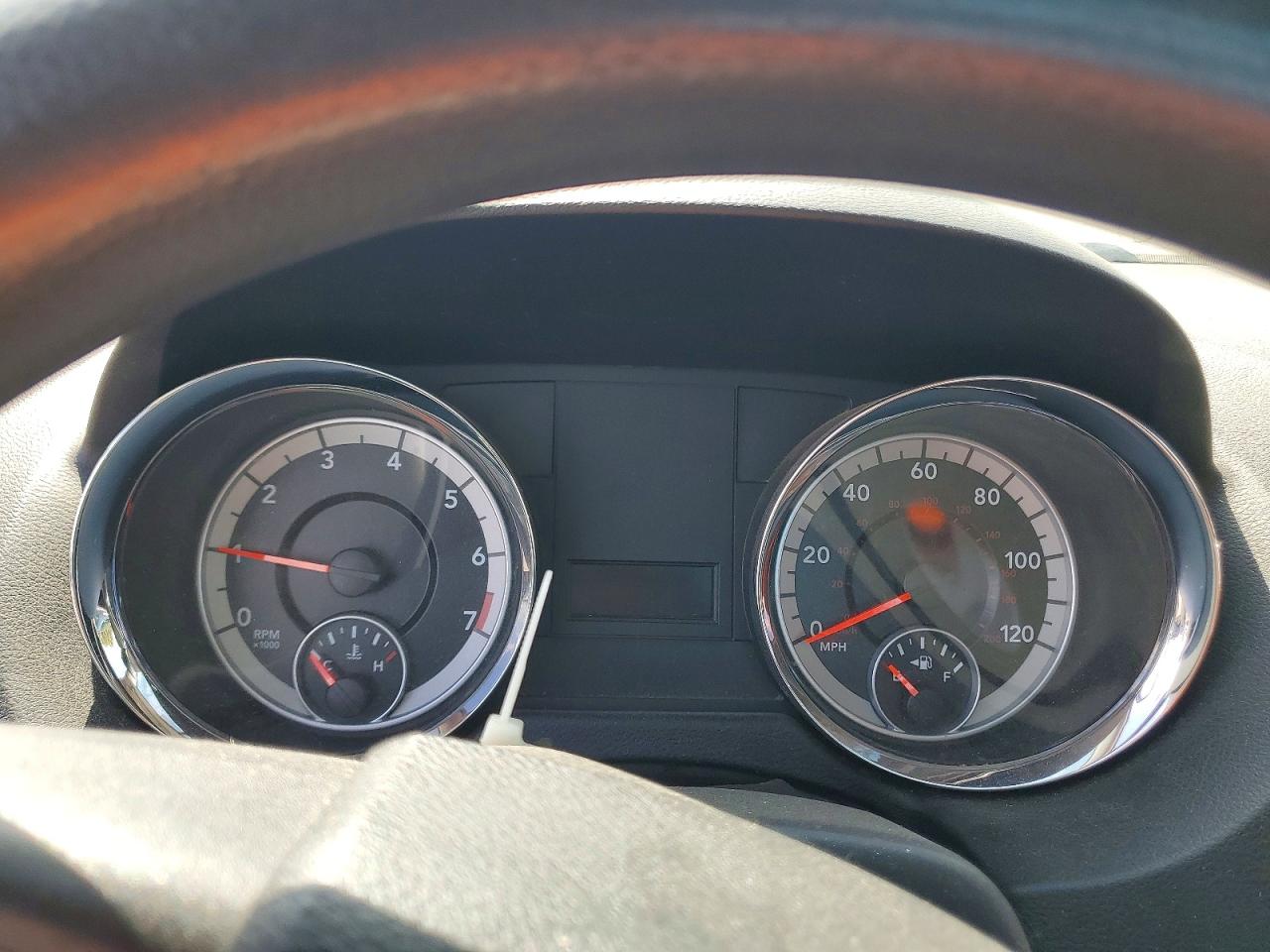 2011 Dodge Grand Caravan Express Silver vin: 2D4RN4DGXBR732204