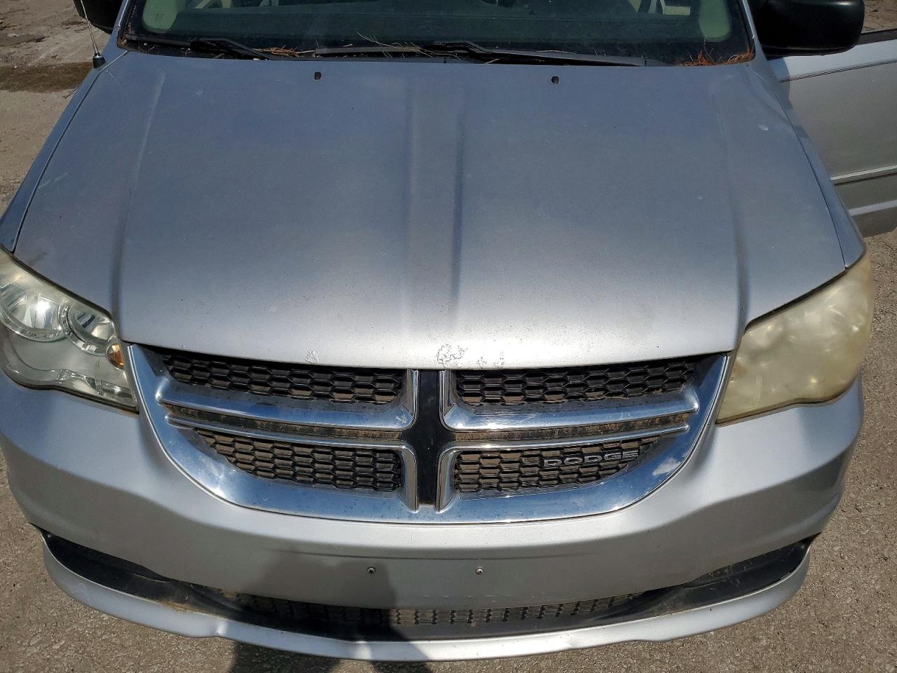2011 Dodge Grand Caravan Express Silver vin: 2D4RN4DGXBR732204