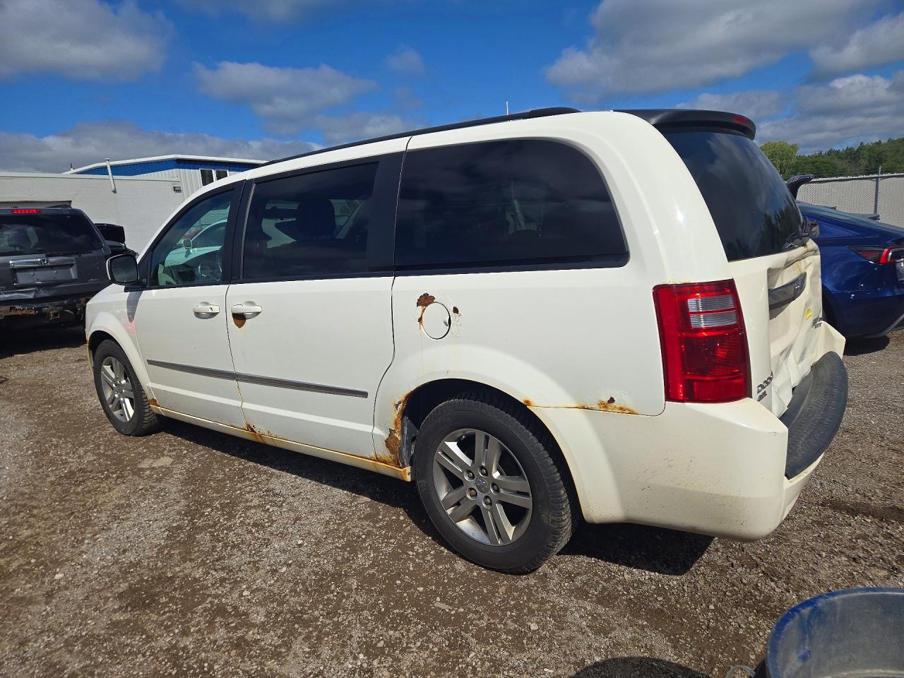 2010 Dodge Grand Caravan Se Белый vin: 2D4RN4DX7AR484931