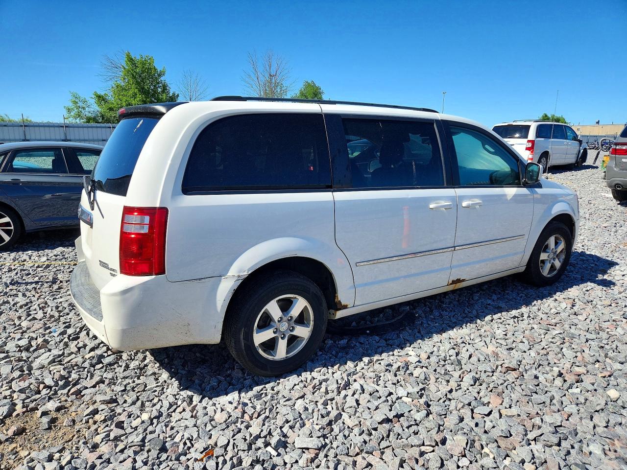 2010 Dodge Grand Caravan Sxt White vin: 2D4RN5D10AR107679