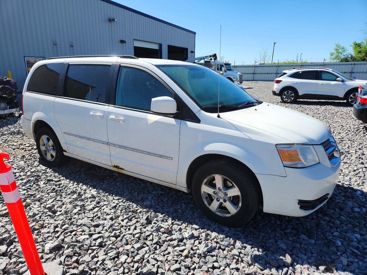 2010 Dodge Grand Caravan Sxt White vin: 2D4RN5D10AR107679