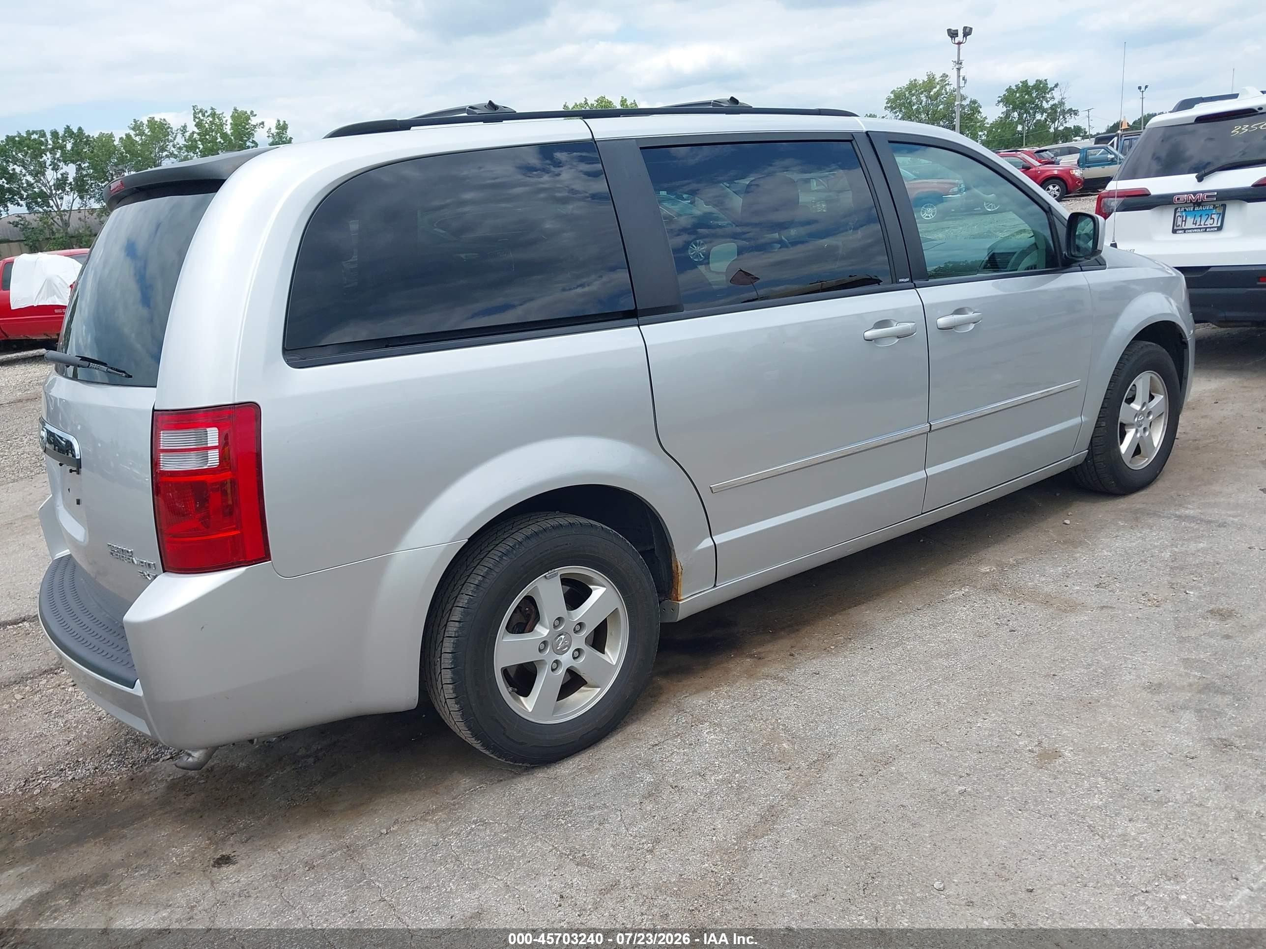 2010 Dodge Grand Caravan Sxt Silver vin: 2D4RN5D10AR121100