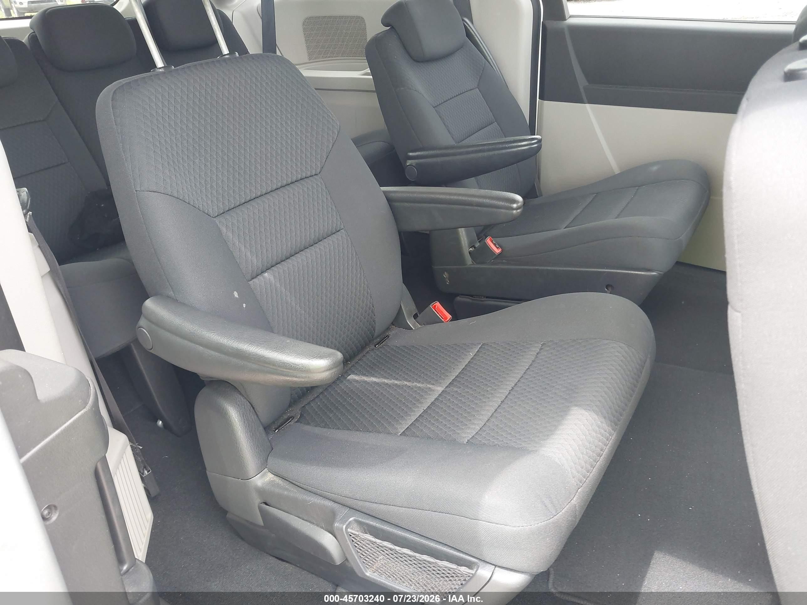 2010 Dodge Grand Caravan Sxt Silver vin: 2D4RN5D10AR121100