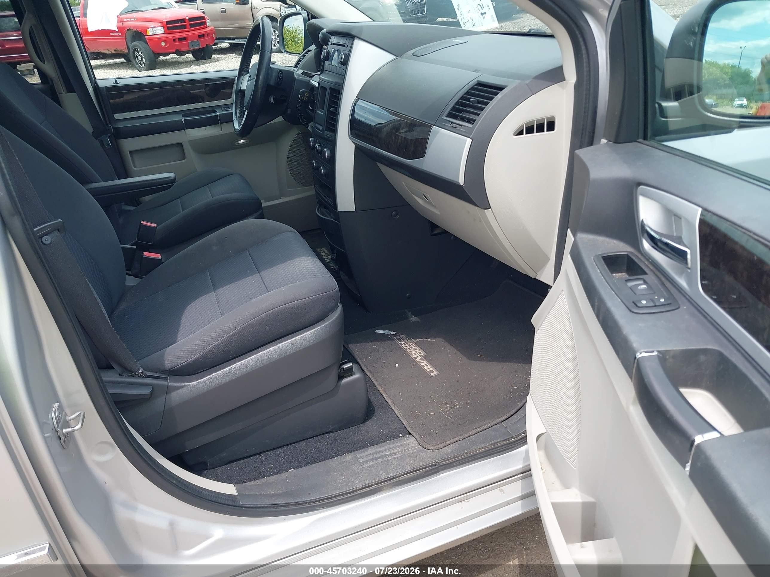 2010 Dodge Grand Caravan Sxt Silver vin: 2D4RN5D10AR121100