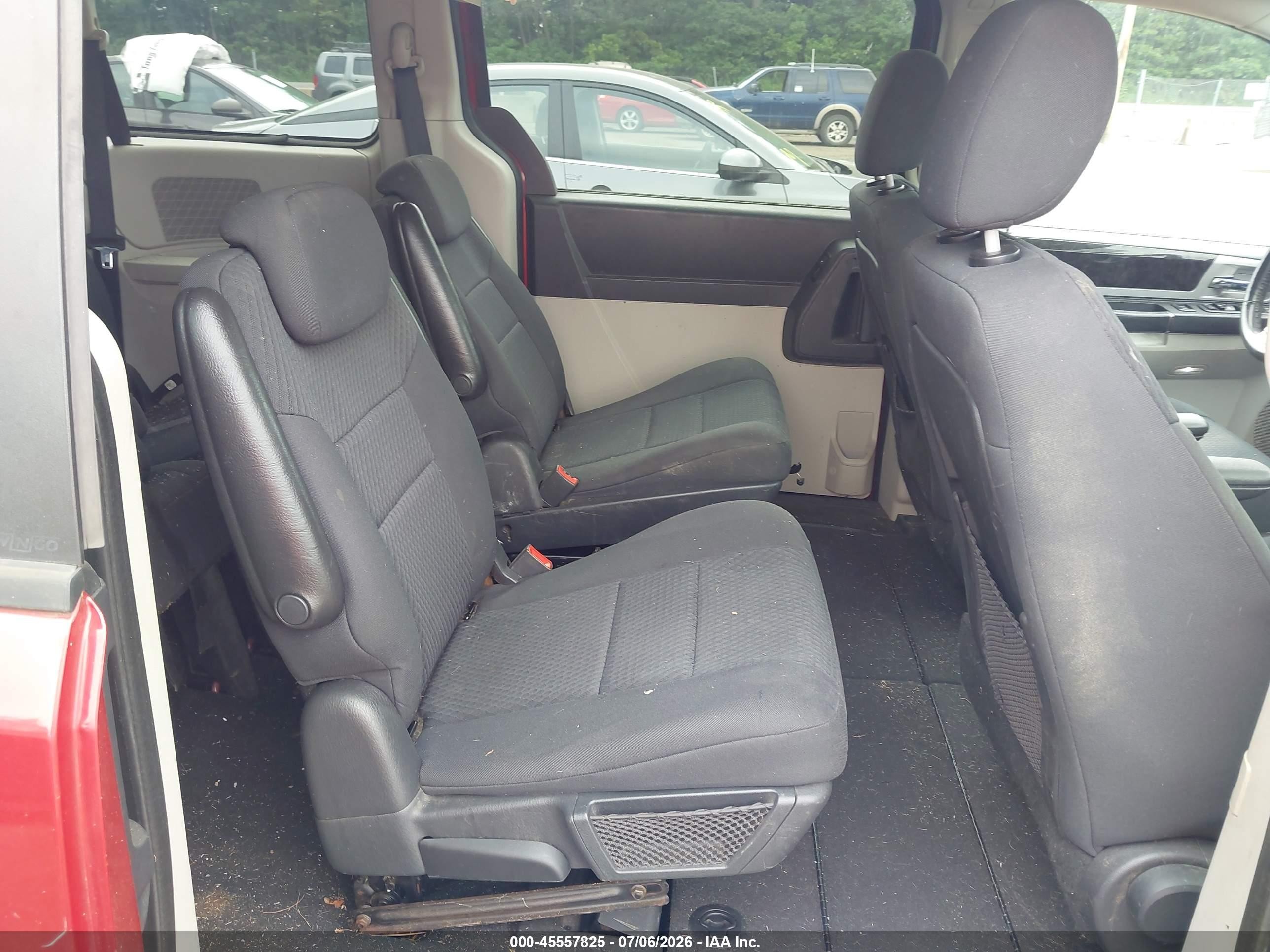 2010 Dodge Grand Caravan Sxt Red vin: 2D4RN5D10AR131030