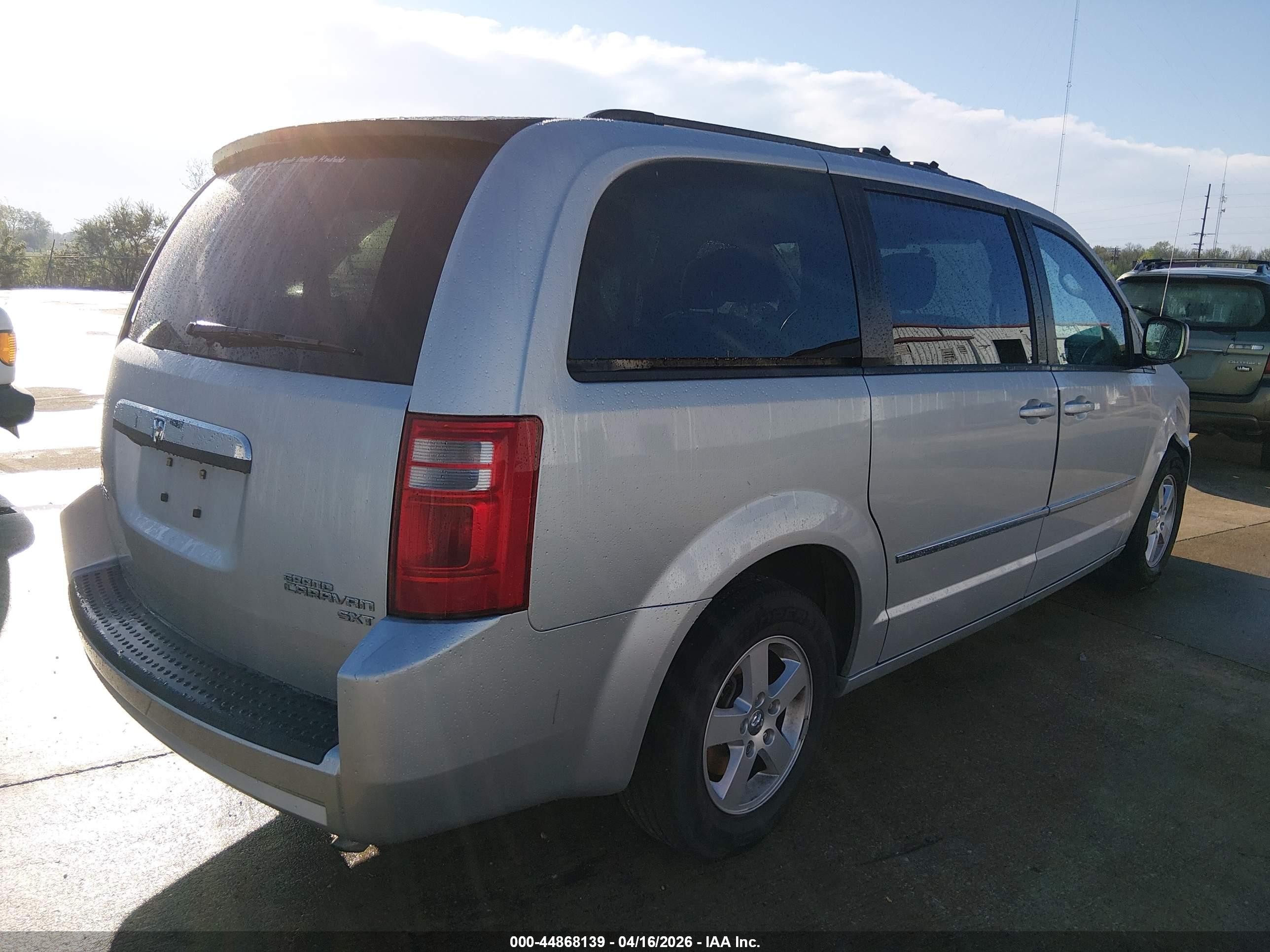 2010 Dodge Grand Caravan Sxt Silver vin: 2D4RN5D10AR237655