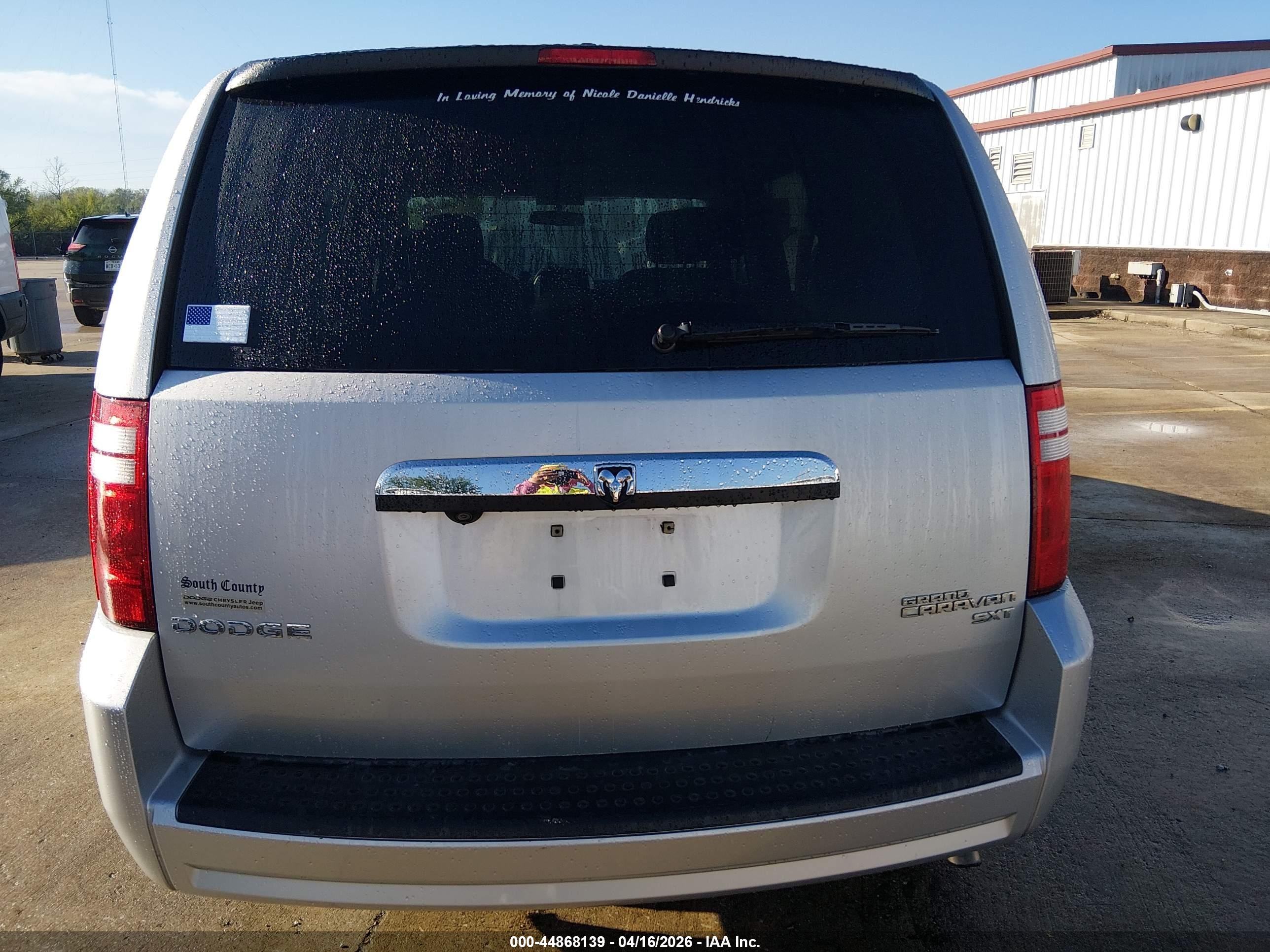 2010 Dodge Grand Caravan Sxt Silver vin: 2D4RN5D10AR237655