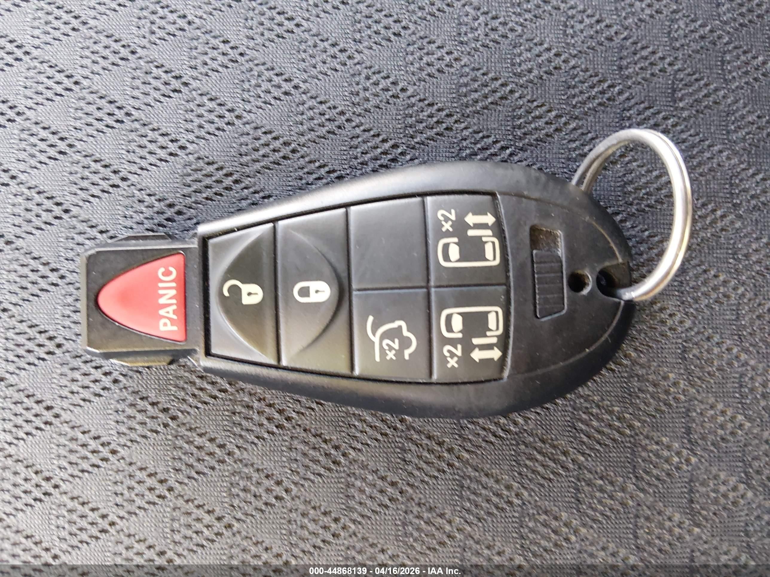 2010 Dodge Grand Caravan Sxt Silver vin: 2D4RN5D10AR237655