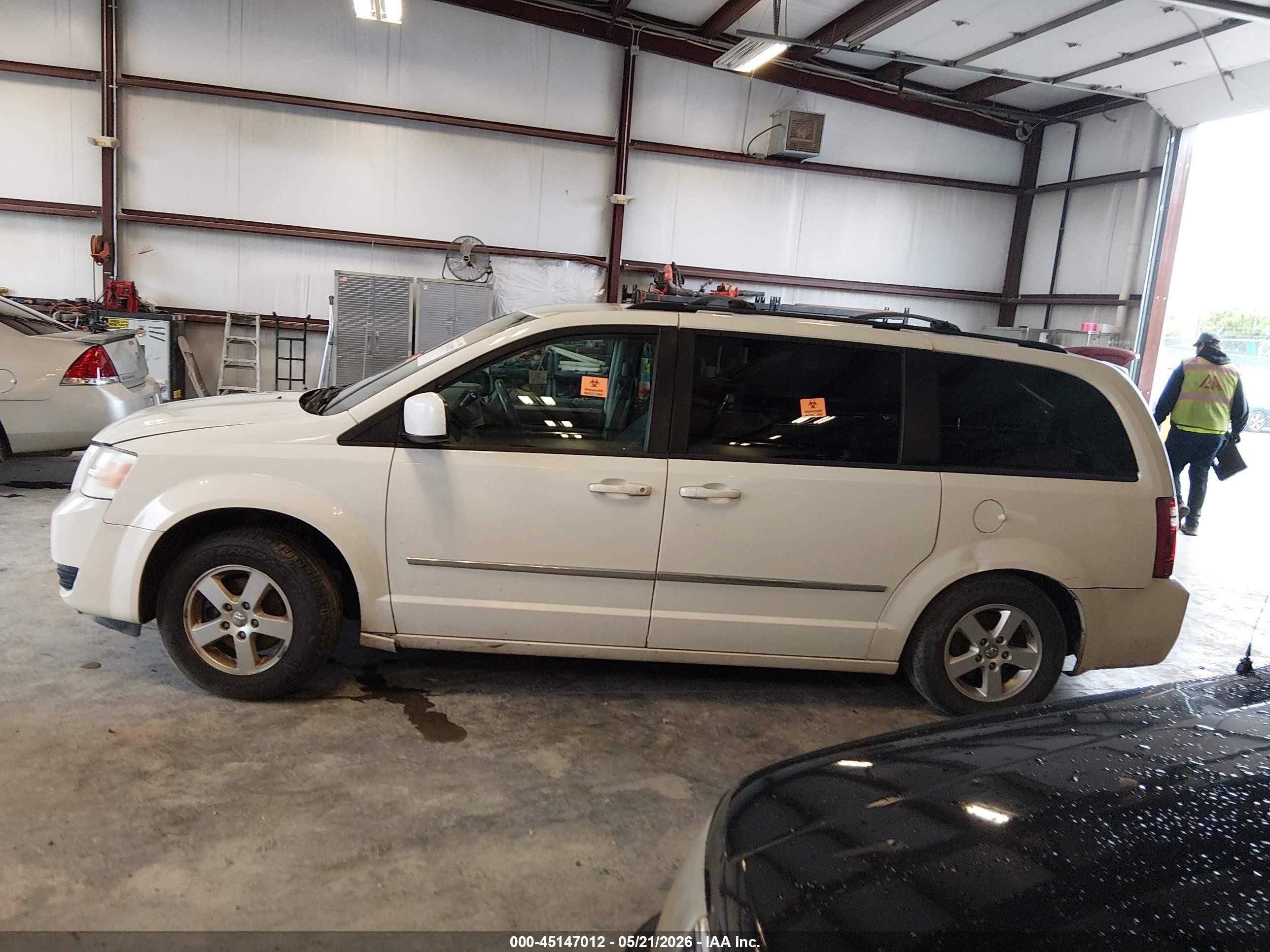 2010 Dodge Grand Caravan Sxt White vin: 2D4RN5D10AR264483