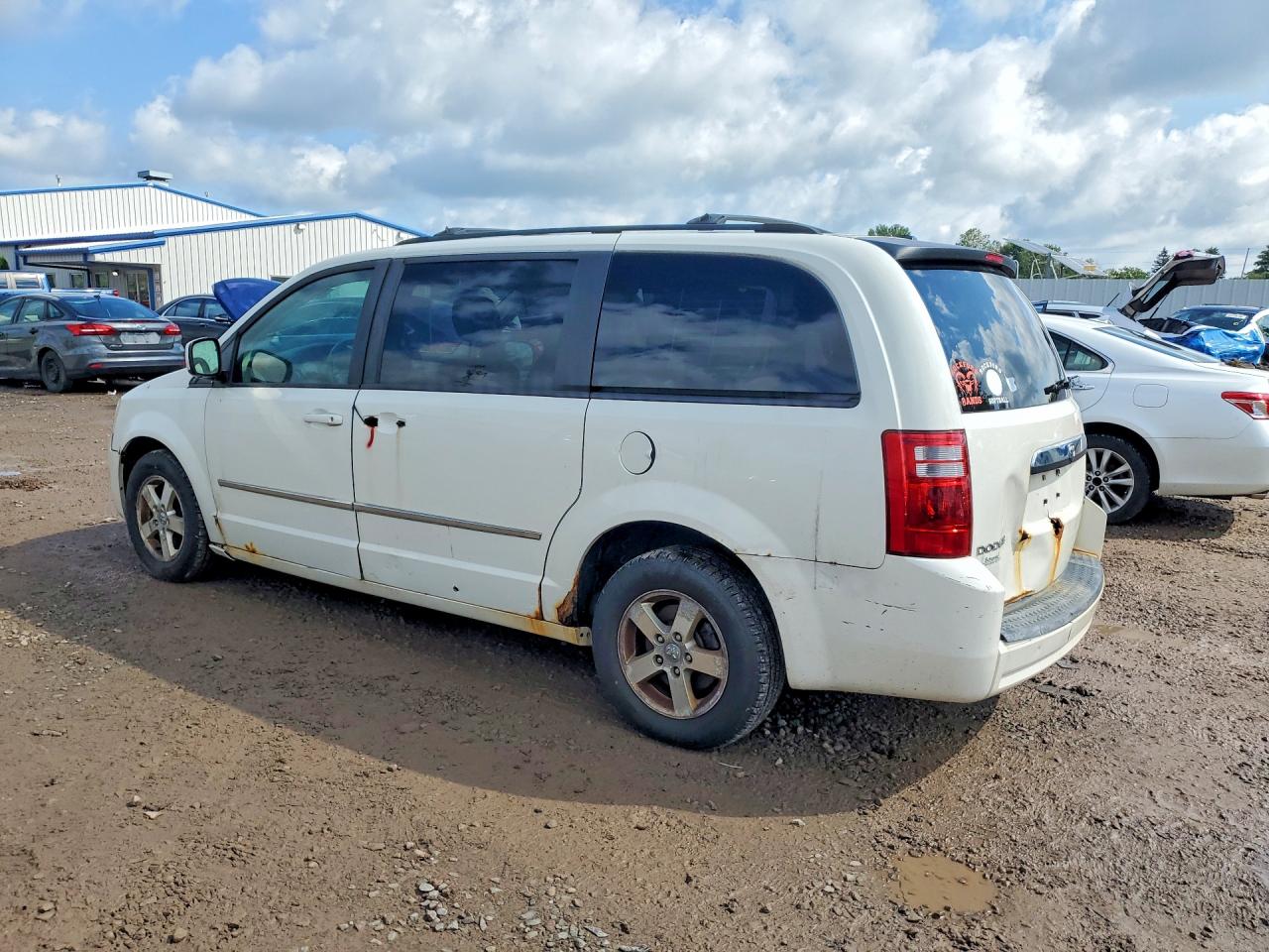 2010 Dodge Grand Caravan Sxt White vin: 2D4RN5D11AR107240
