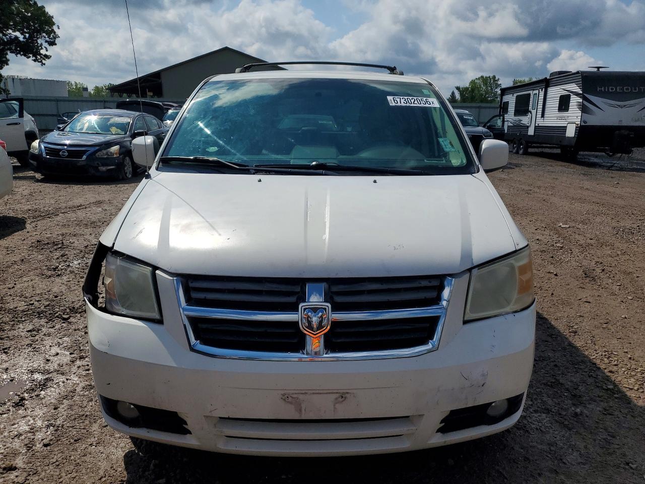 2010 Dodge Grand Caravan Sxt White vin: 2D4RN5D11AR107240