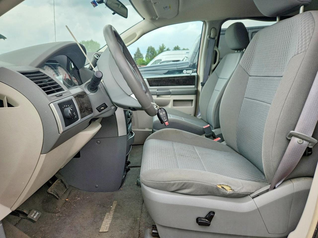 2010 Dodge Grand Caravan Sxt Red vin: 2D4RN5D11AR201358