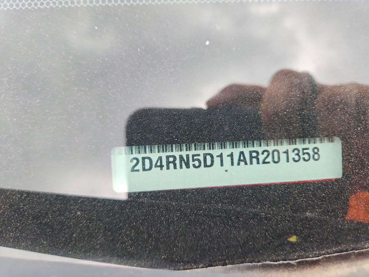 2010 Dodge Grand Caravan Sxt Red vin: 2D4RN5D11AR201358