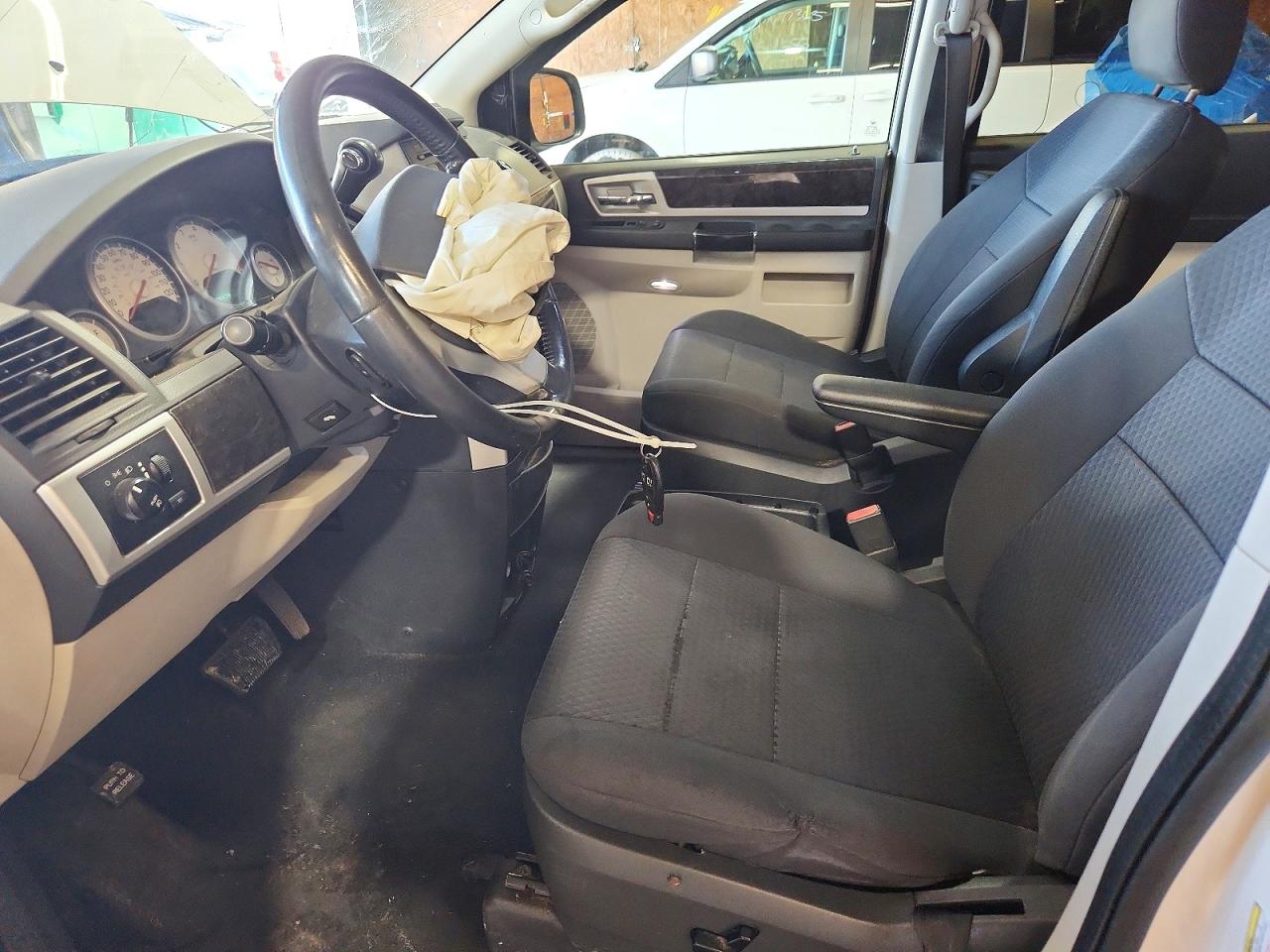 2010 Dodge Grand Caravan Sxt White vin: 2D4RN5D11AR211579