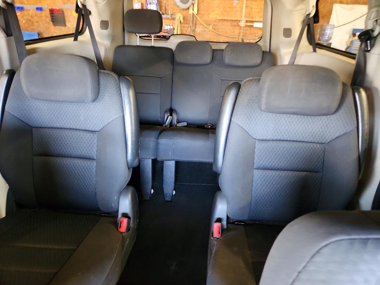 2010 Dodge Grand Caravan Sxt White vin: 2D4RN5D11AR211579