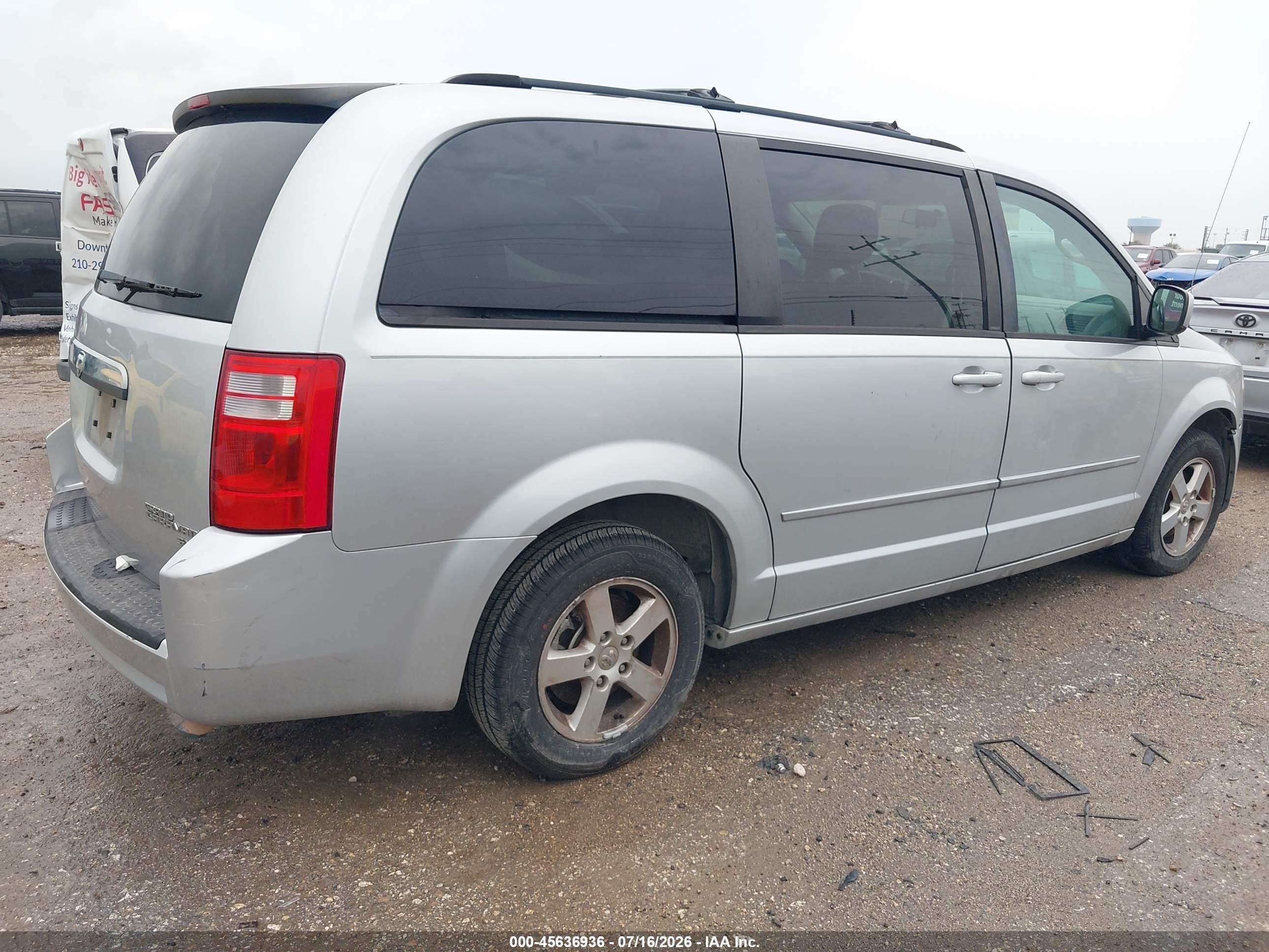 2010 Dodge Grand Caravan Sxt Silver vin: 2D4RN5D11AR215583