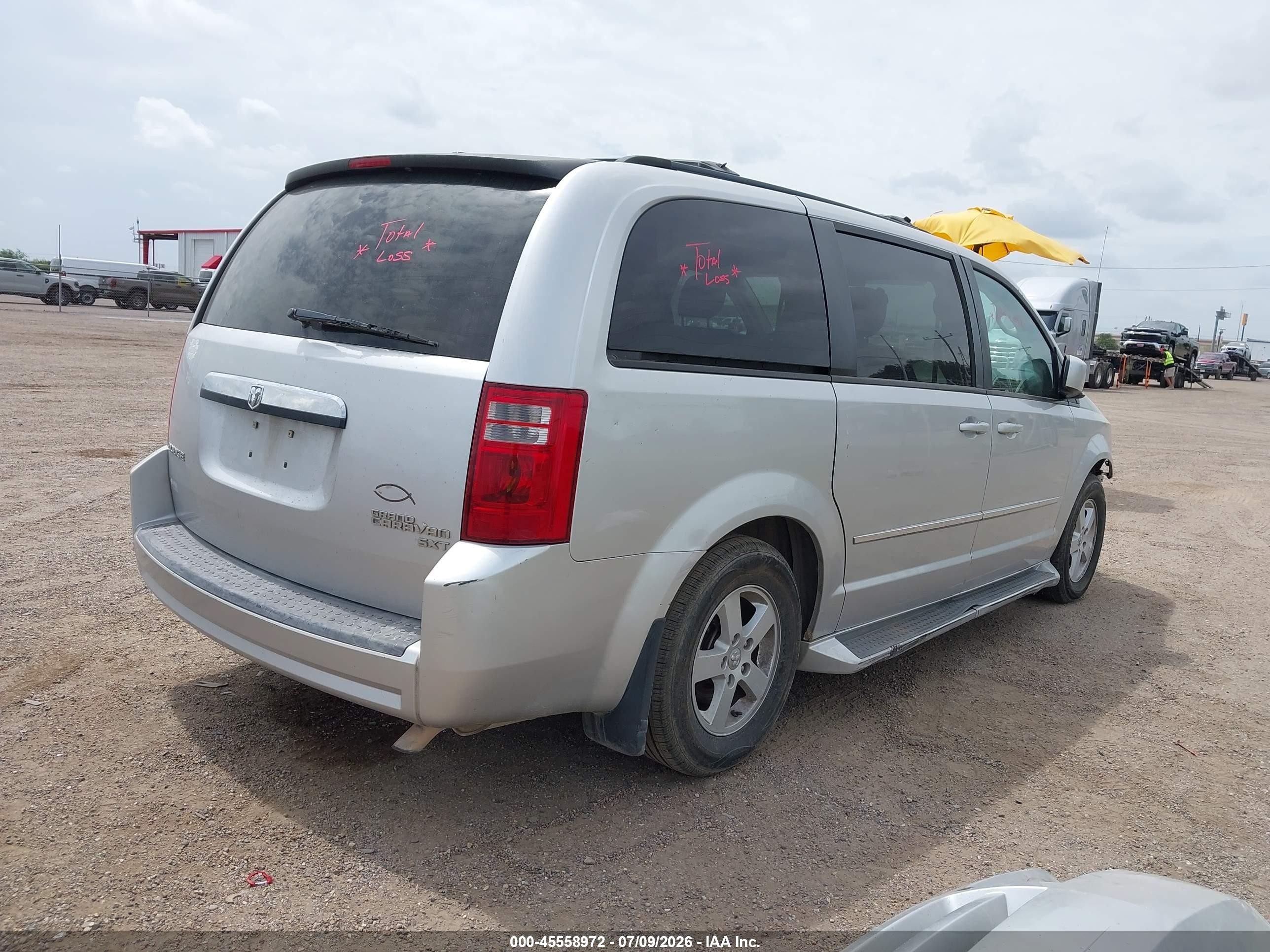2010 Dodge Grand Caravan Sxt Silver vin: 2D4RN5D11AR262175