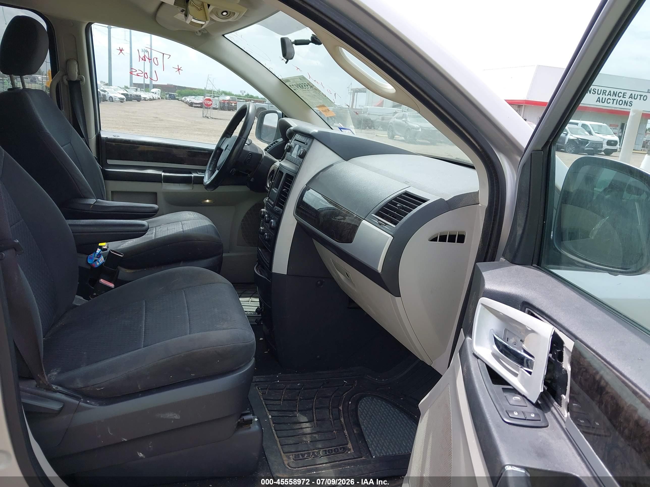 2010 Dodge Grand Caravan Sxt Silver vin: 2D4RN5D11AR262175