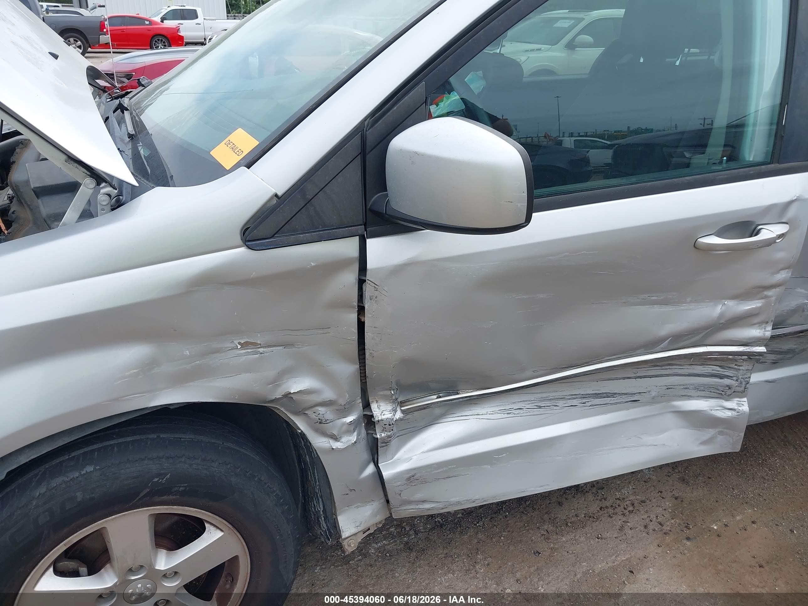 2010 Dodge Grand Caravan Sxt Silver vin: 2D4RN5D11AR318051