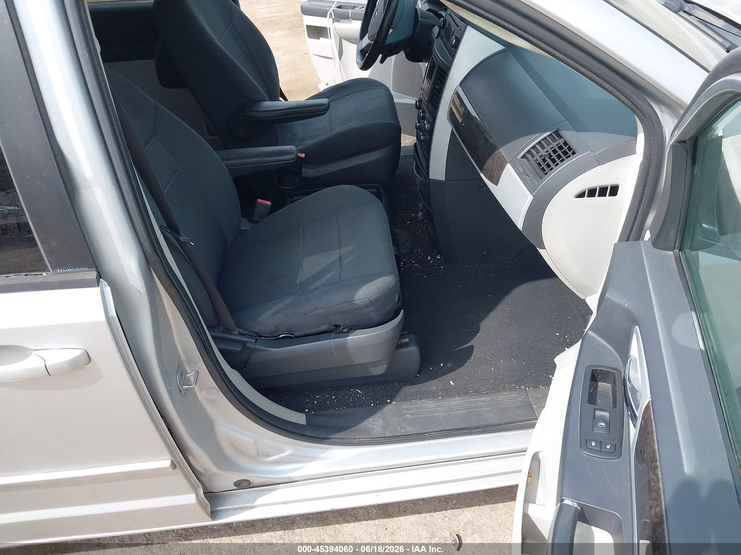 2010 Dodge Grand Caravan Sxt Silver vin: 2D4RN5D11AR318051