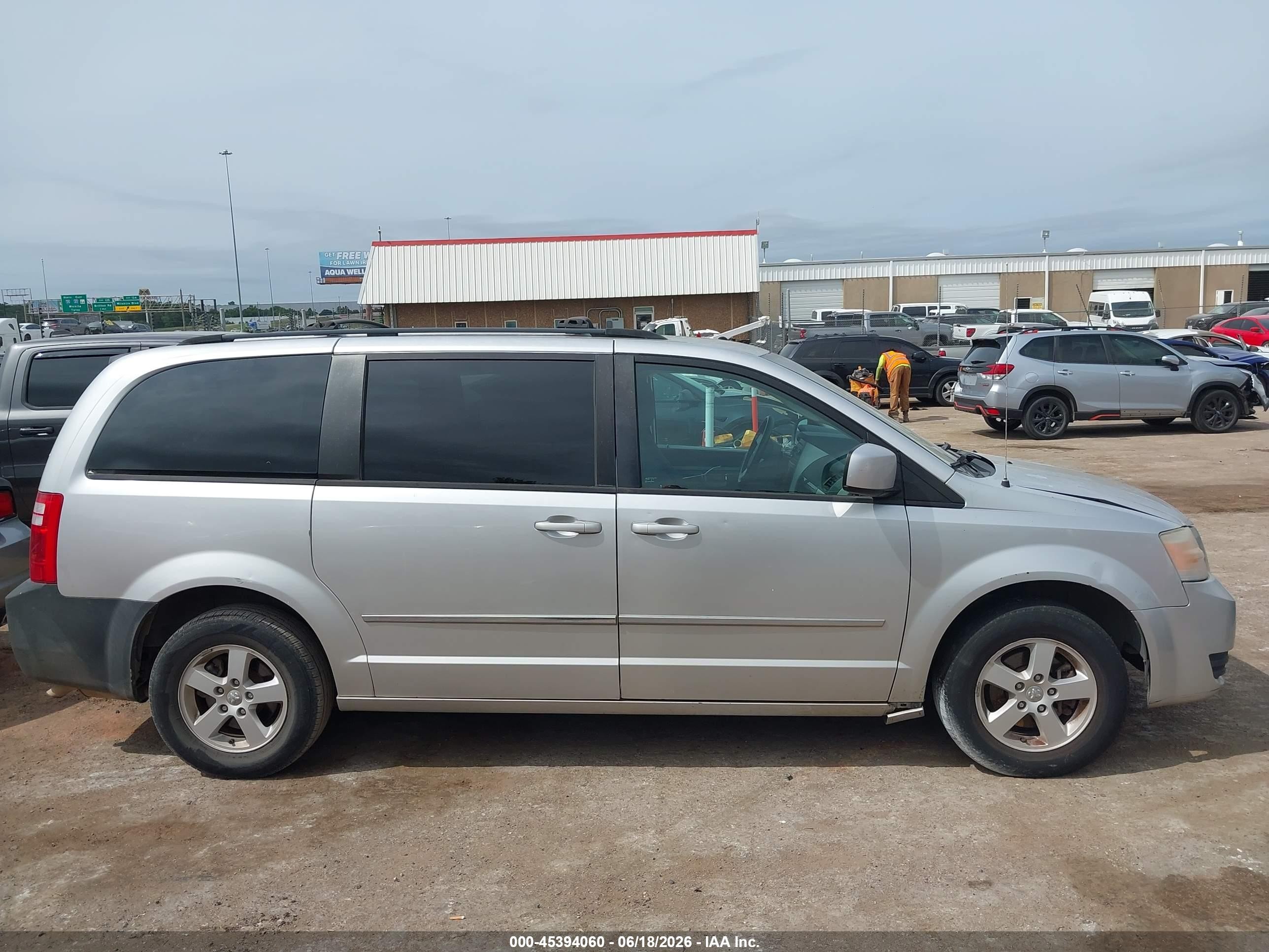 2010 Dodge Grand Caravan Sxt Silver vin: 2D4RN5D11AR318051