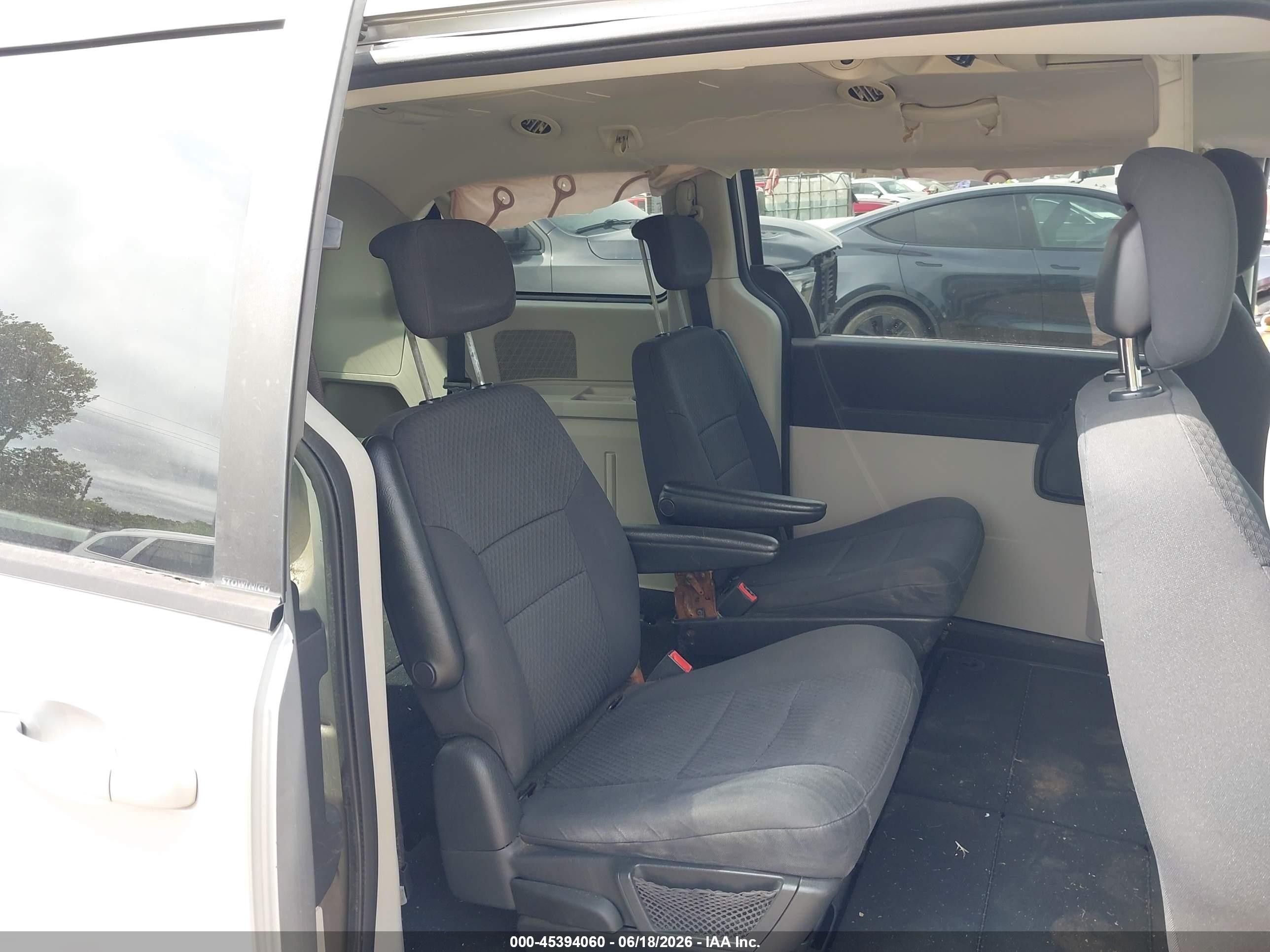 2010 Dodge Grand Caravan Sxt Silver vin: 2D4RN5D11AR318051