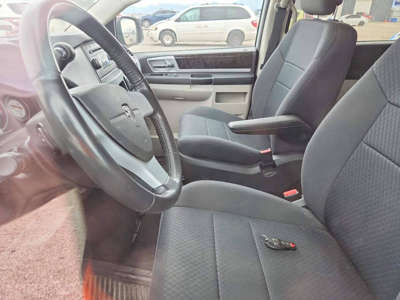 2010 Dodge Grand Caravan Sxt White vin: 2D4RN5D11AR445124