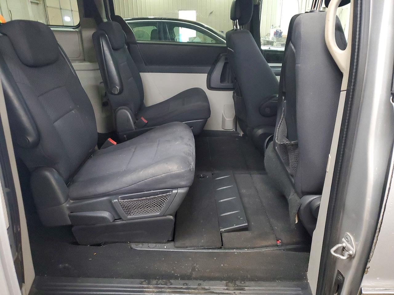 2010 Dodge Grand Caravan Sxt Silver vin: 2D4RN5D11AR475689