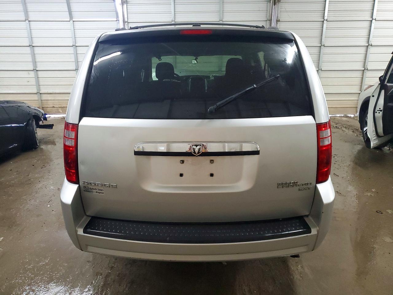 2010 Dodge Grand Caravan Sxt Silver vin: 2D4RN5D11AR475689