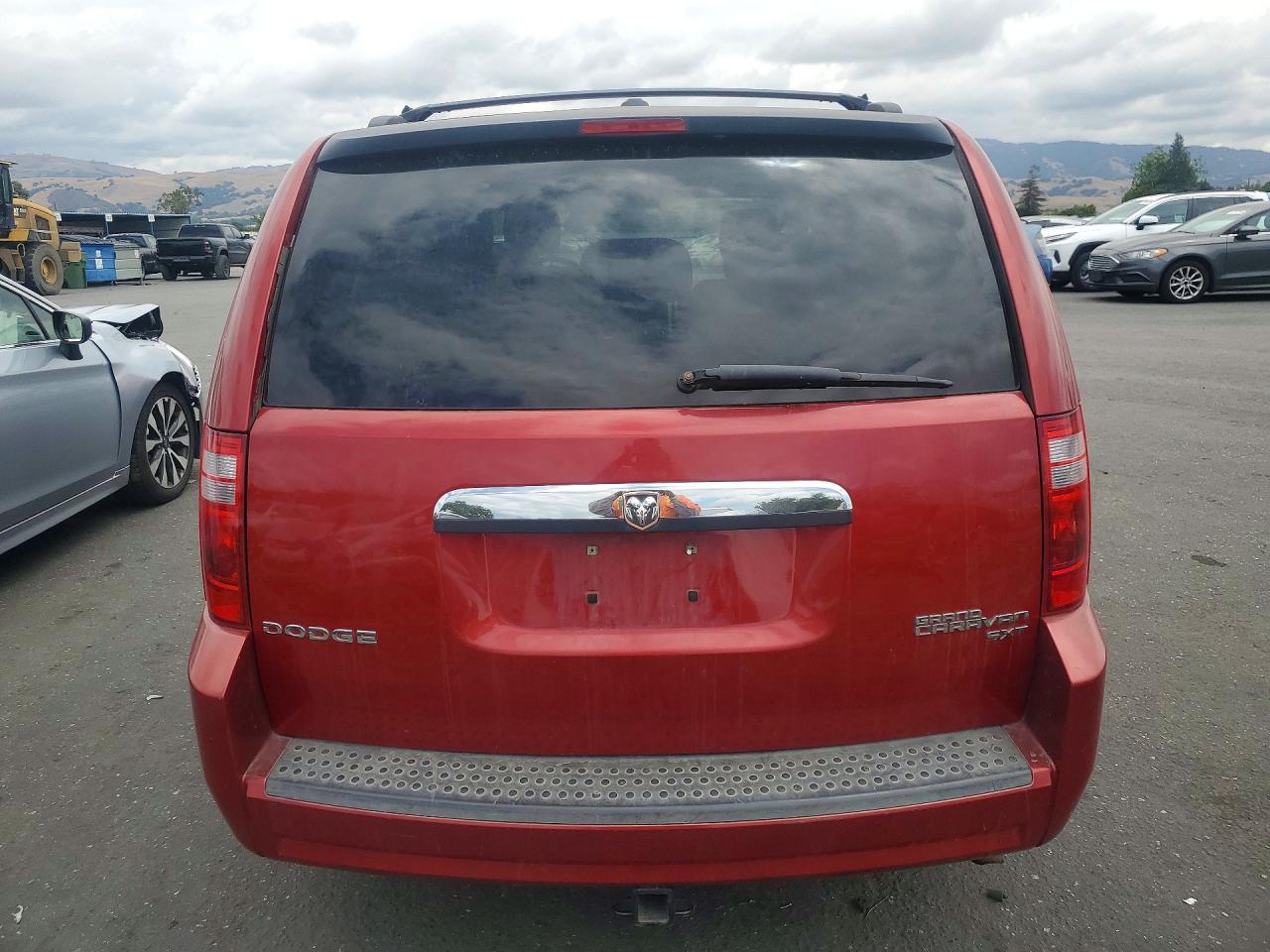 2010 Dodge Grand Caravan Sxt Red vin: 2D4RN5D12AR135712