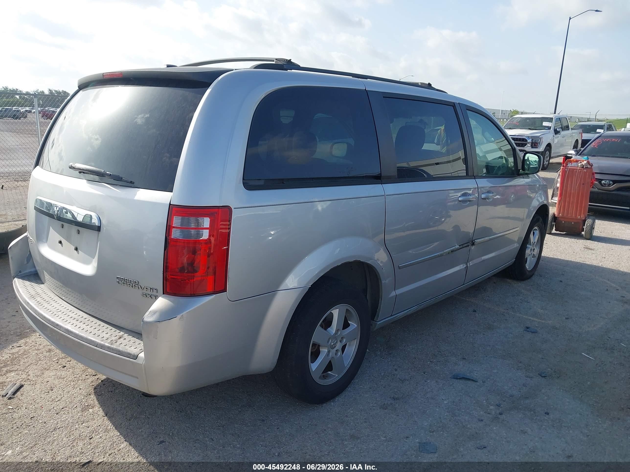 2010 Dodge Grand Caravan Sxt Silver vin: 2D4RN5D12AR155121
