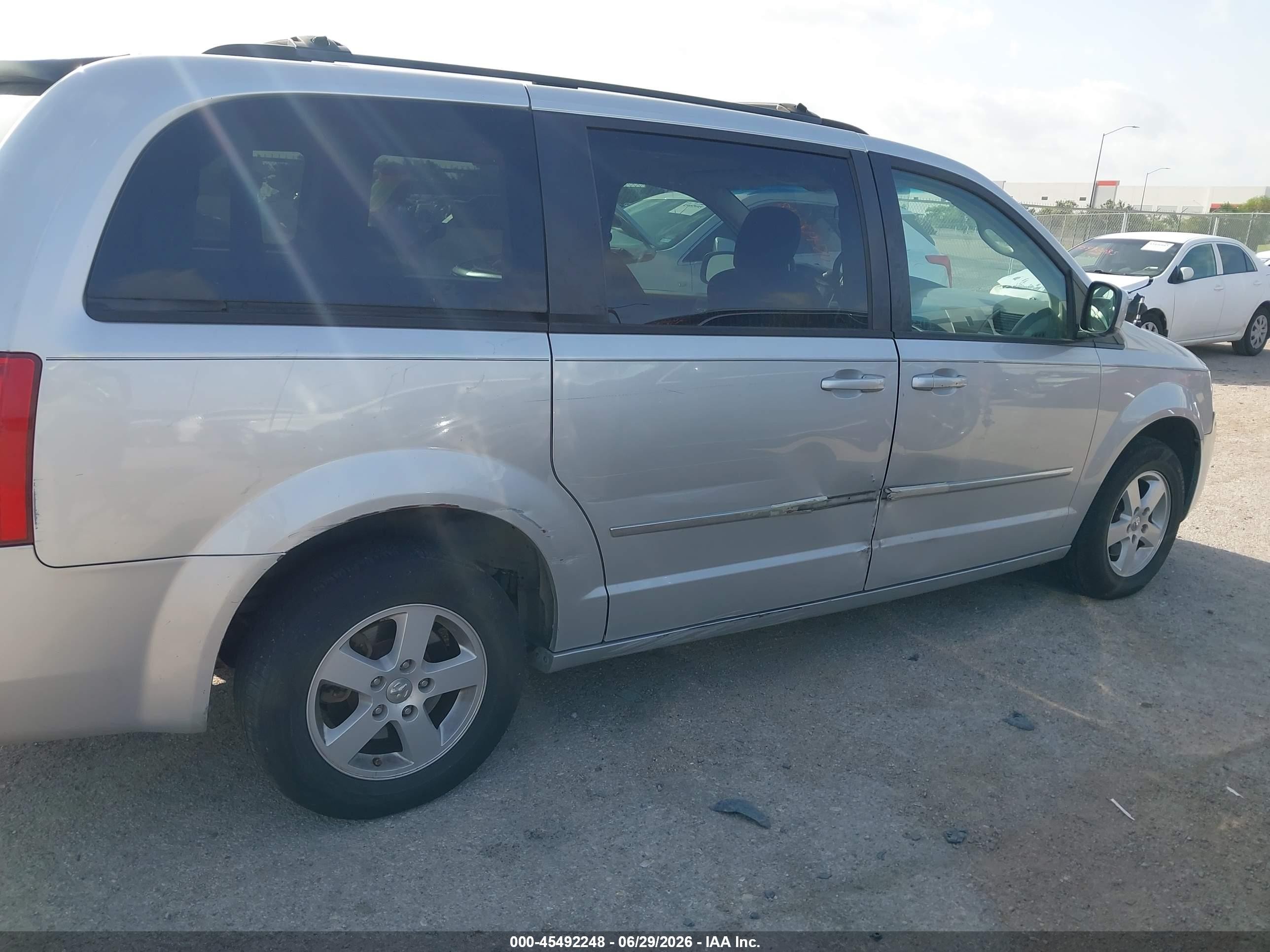 2010 Dodge Grand Caravan Sxt Silver vin: 2D4RN5D12AR155121