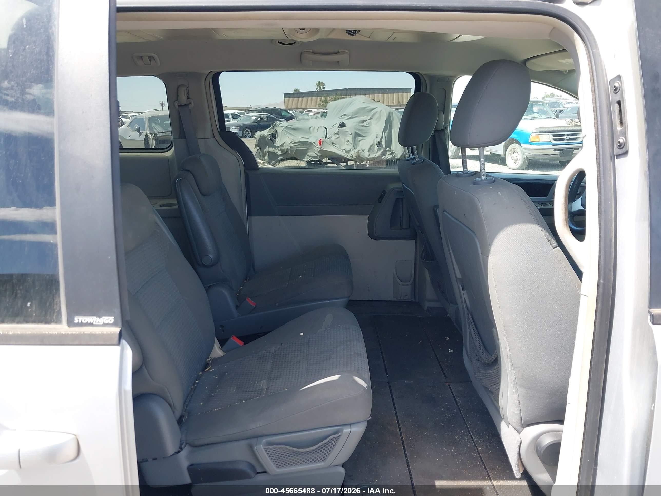 2010 Dodge Grand Caravan Sxt Silver vin: 2D4RN5D12AR209582