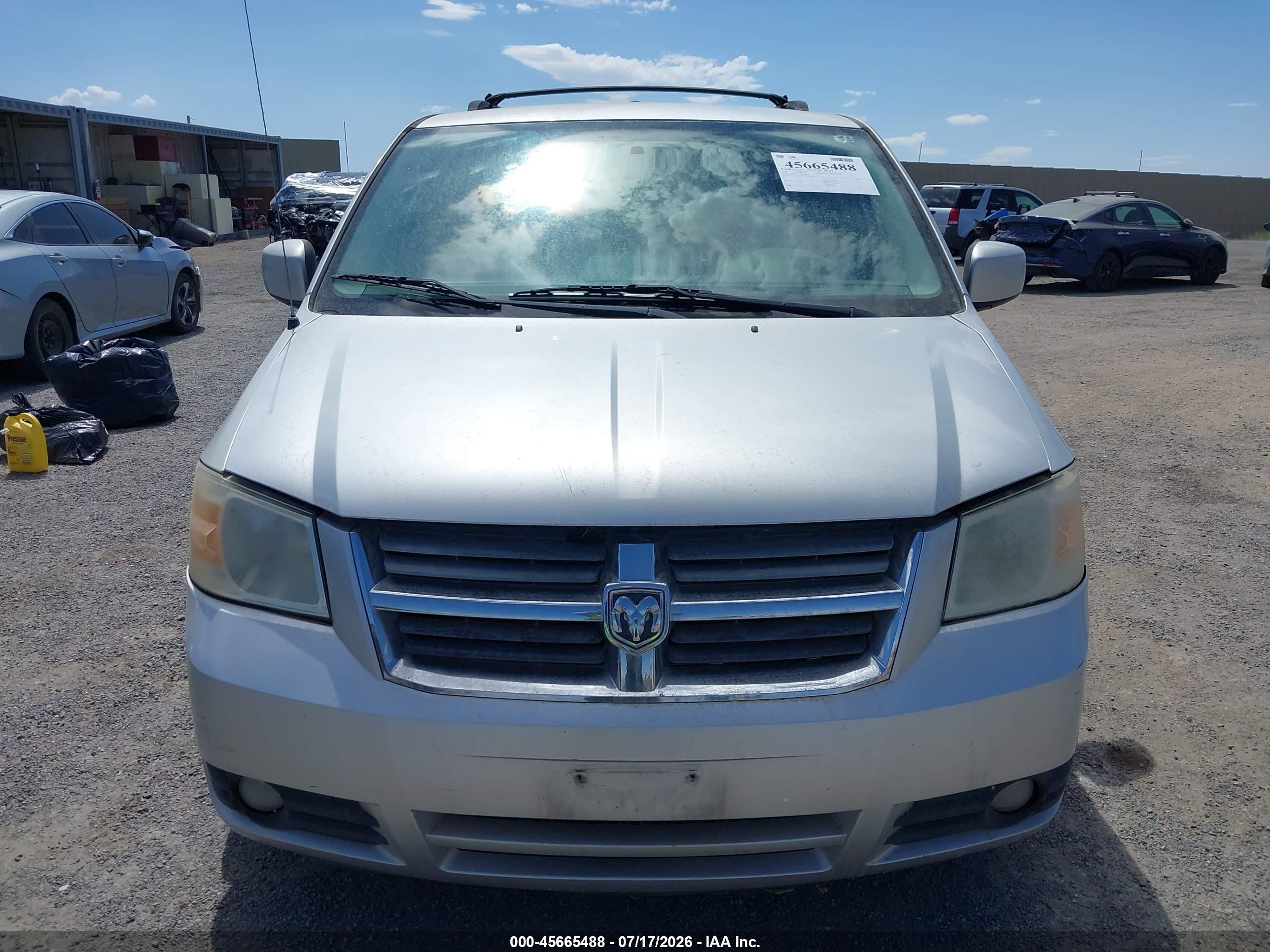 2010 Dodge Grand Caravan Sxt Silver vin: 2D4RN5D12AR209582