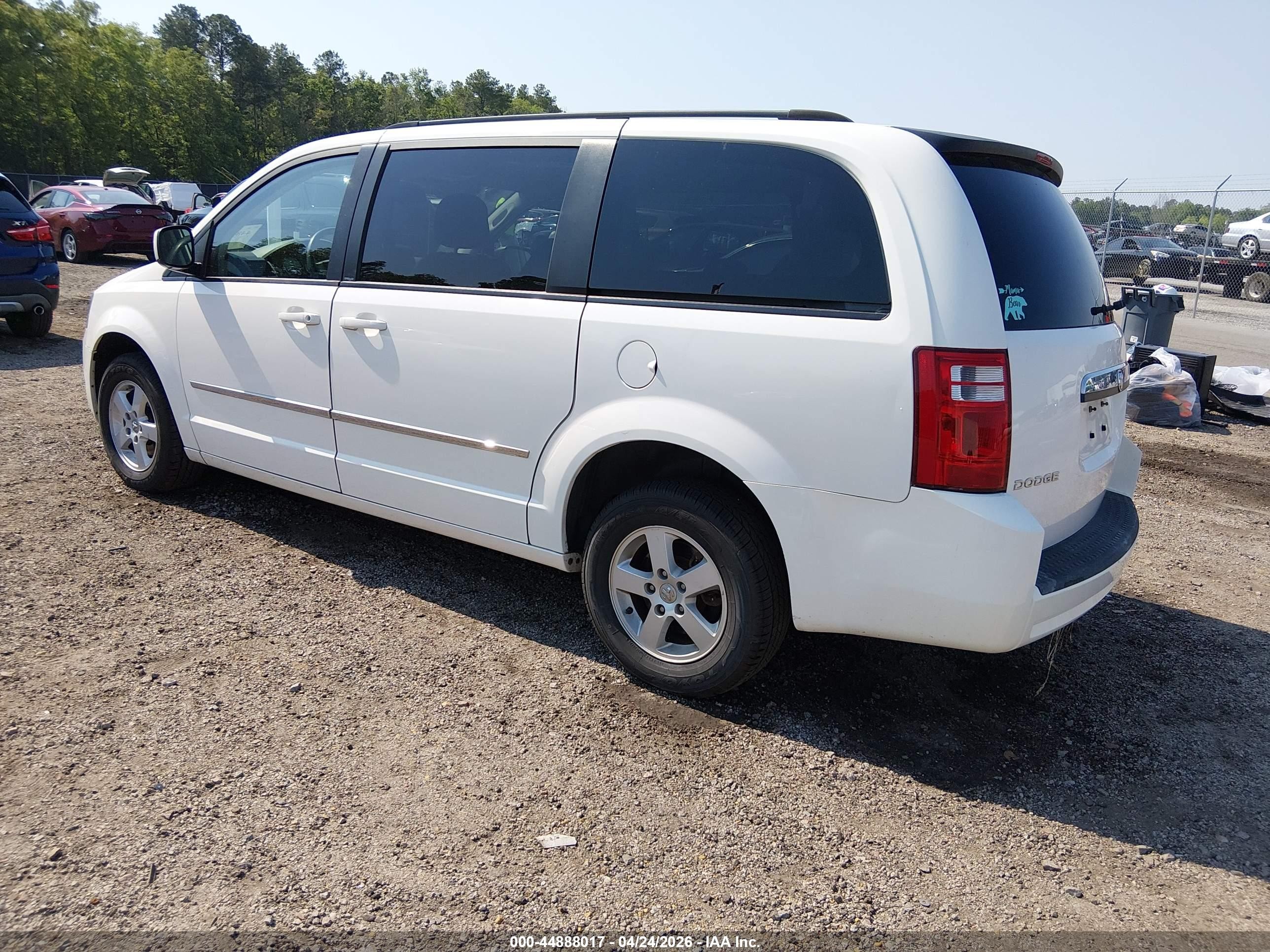 2010 Dodge Grand Caravan Sxt Белый vin: 2D4RN5D12AR434603