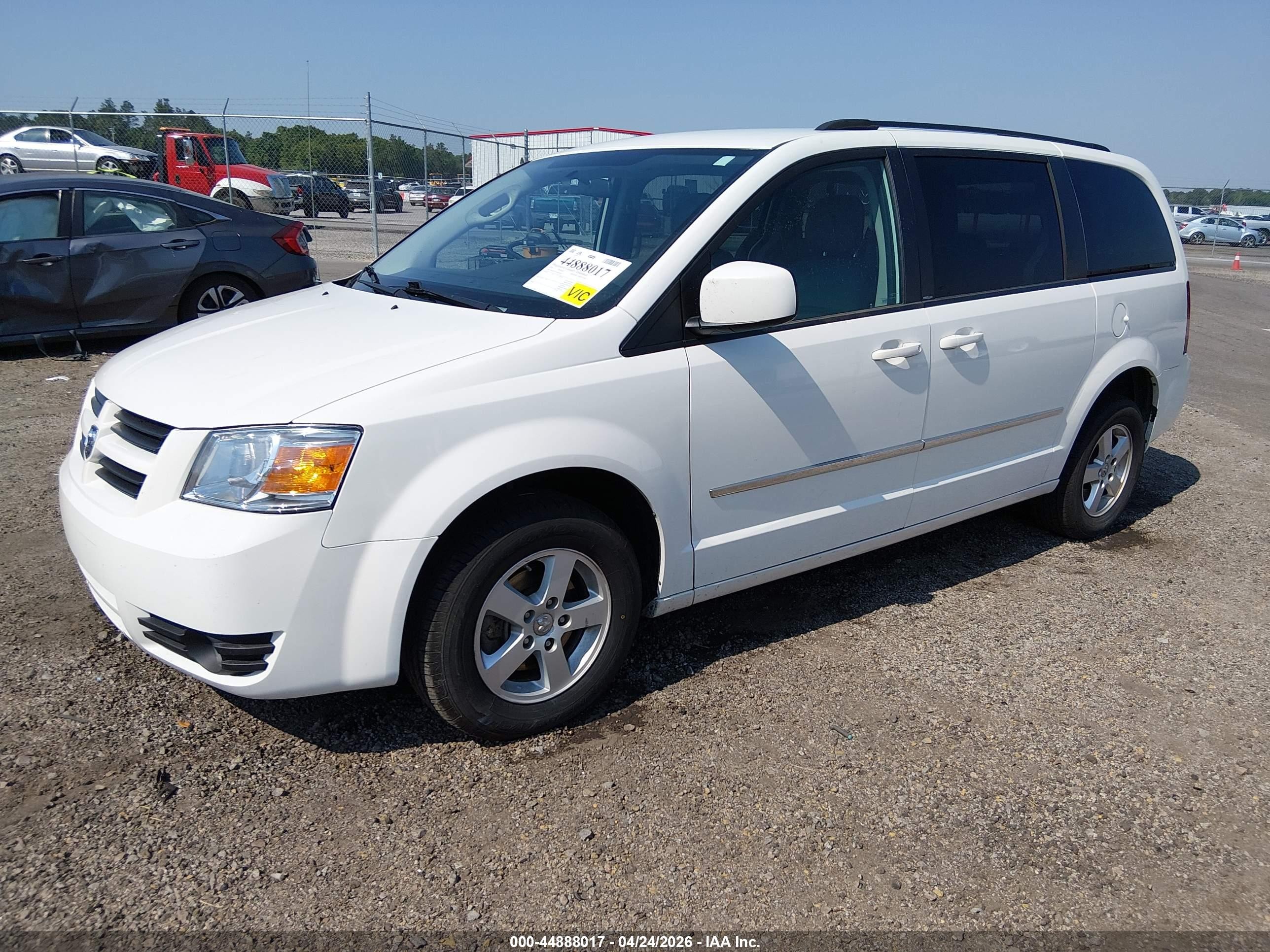 2010 Dodge Grand Caravan Sxt Белый vin: 2D4RN5D12AR434603