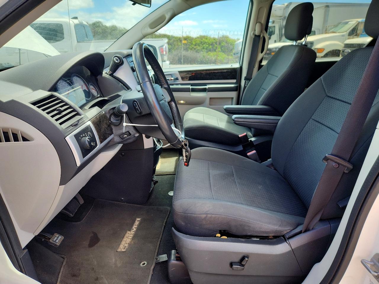 2010 Dodge Grand Caravan Sxt White vin: 2D4RN5D12AR484269
