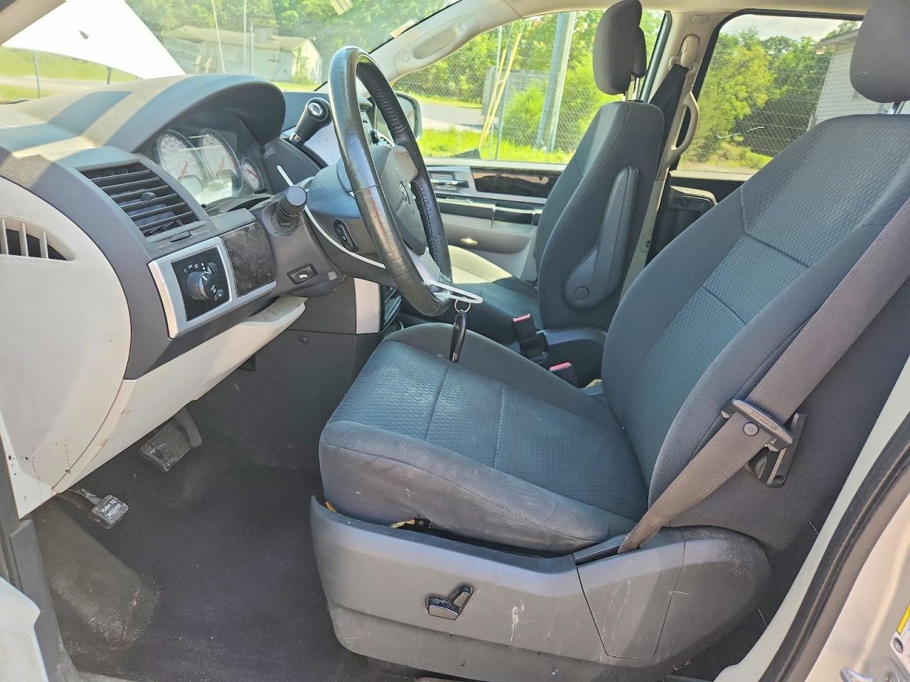 2010 Dodge Grand Caravan Sxt Silver vin: 2D4RN5D13AR443911