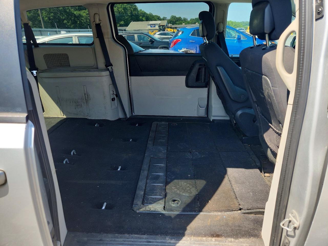 2010 Dodge Grand Caravan Sxt Silver vin: 2D4RN5D13AR443911