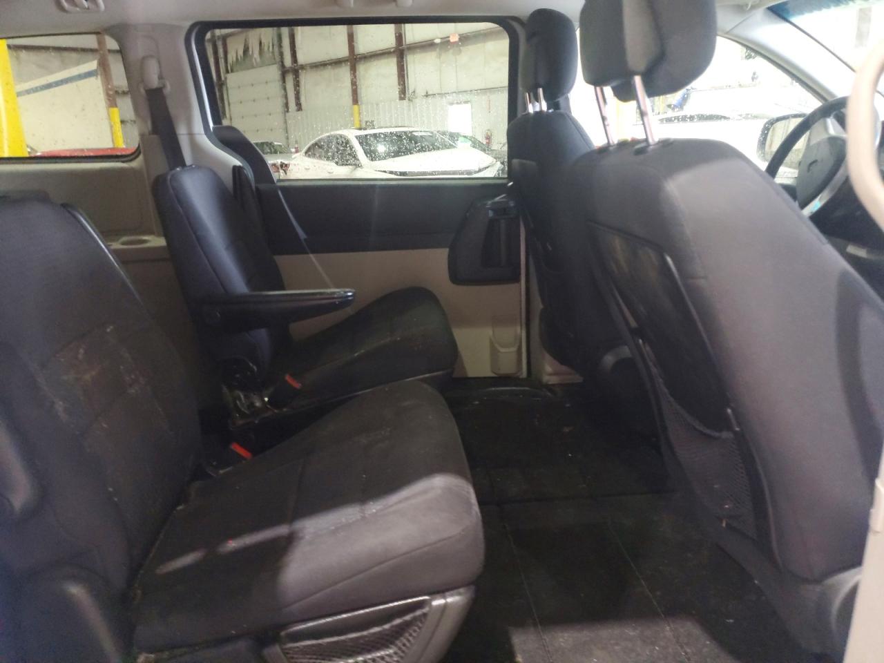 2010 Dodge Grand Caravan Sxt Silver vin: 2D4RN5D13AR459302