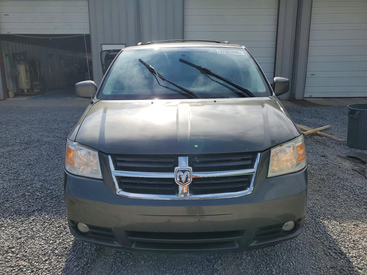 2010 Dodge Grand Caravan Sxt Gray vin: 2D4RN5D14AR261196