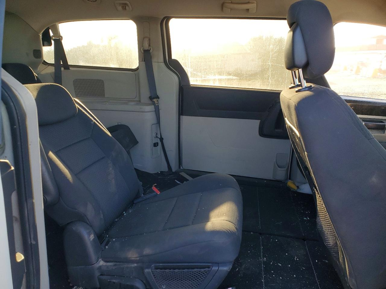 2010 Dodge Grand Caravan Sxt White vin: 2D4RN5D14AR316939