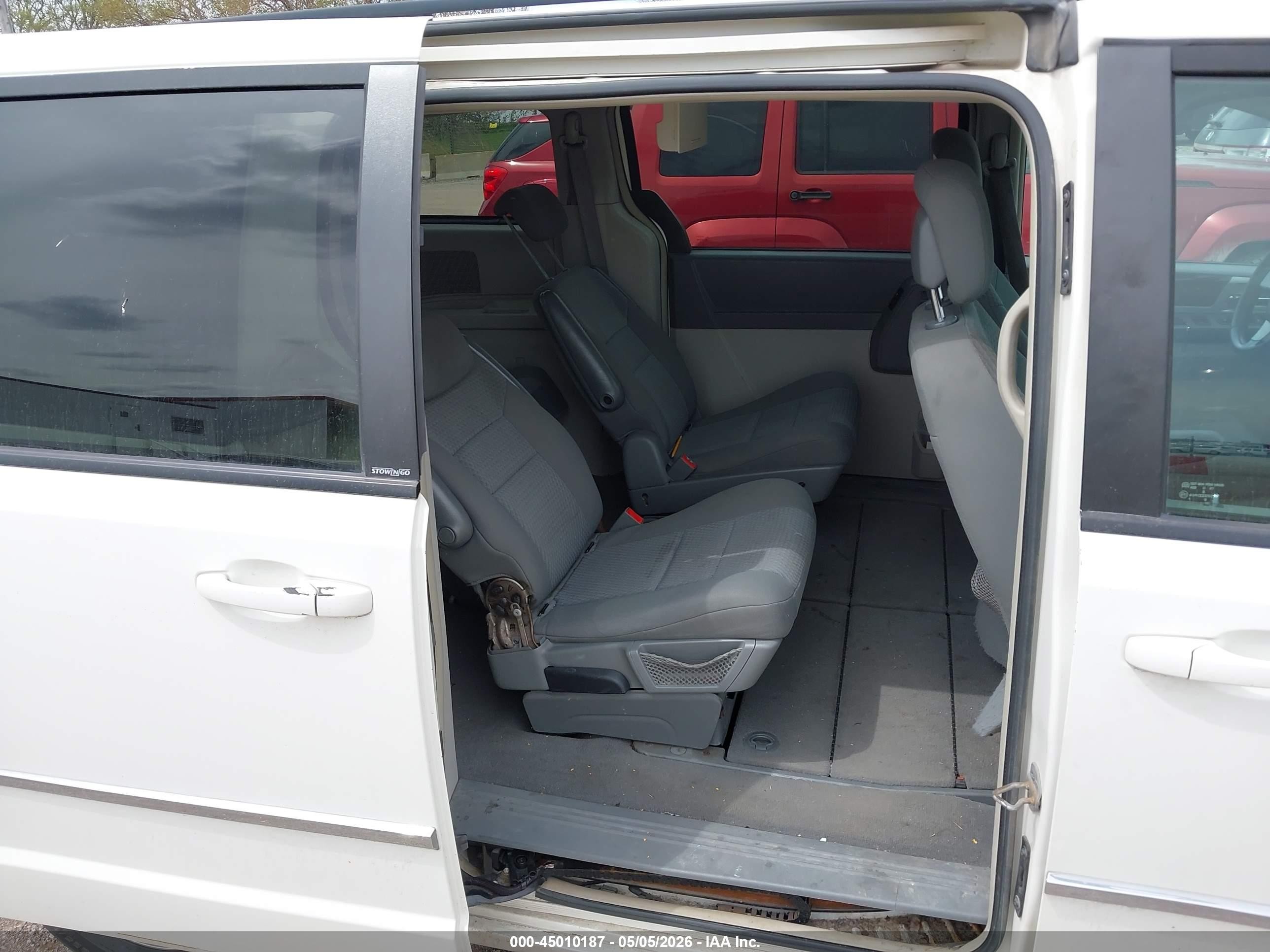 2010 Dodge Grand Caravan Sxt Белый vin: 2D4RN5D14AR489473