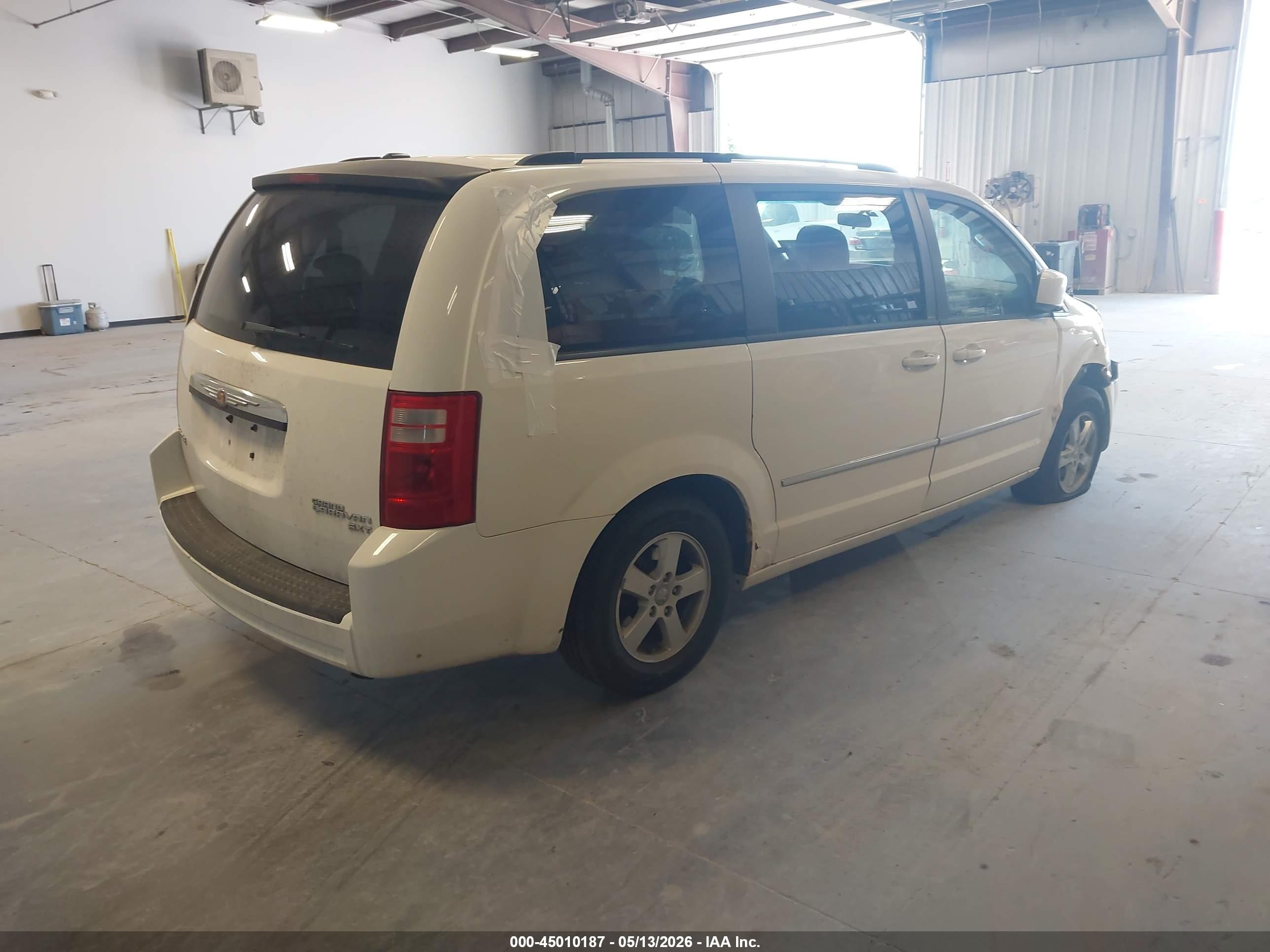 2010 Dodge Grand Caravan Sxt Белый vin: 2D4RN5D14AR489473