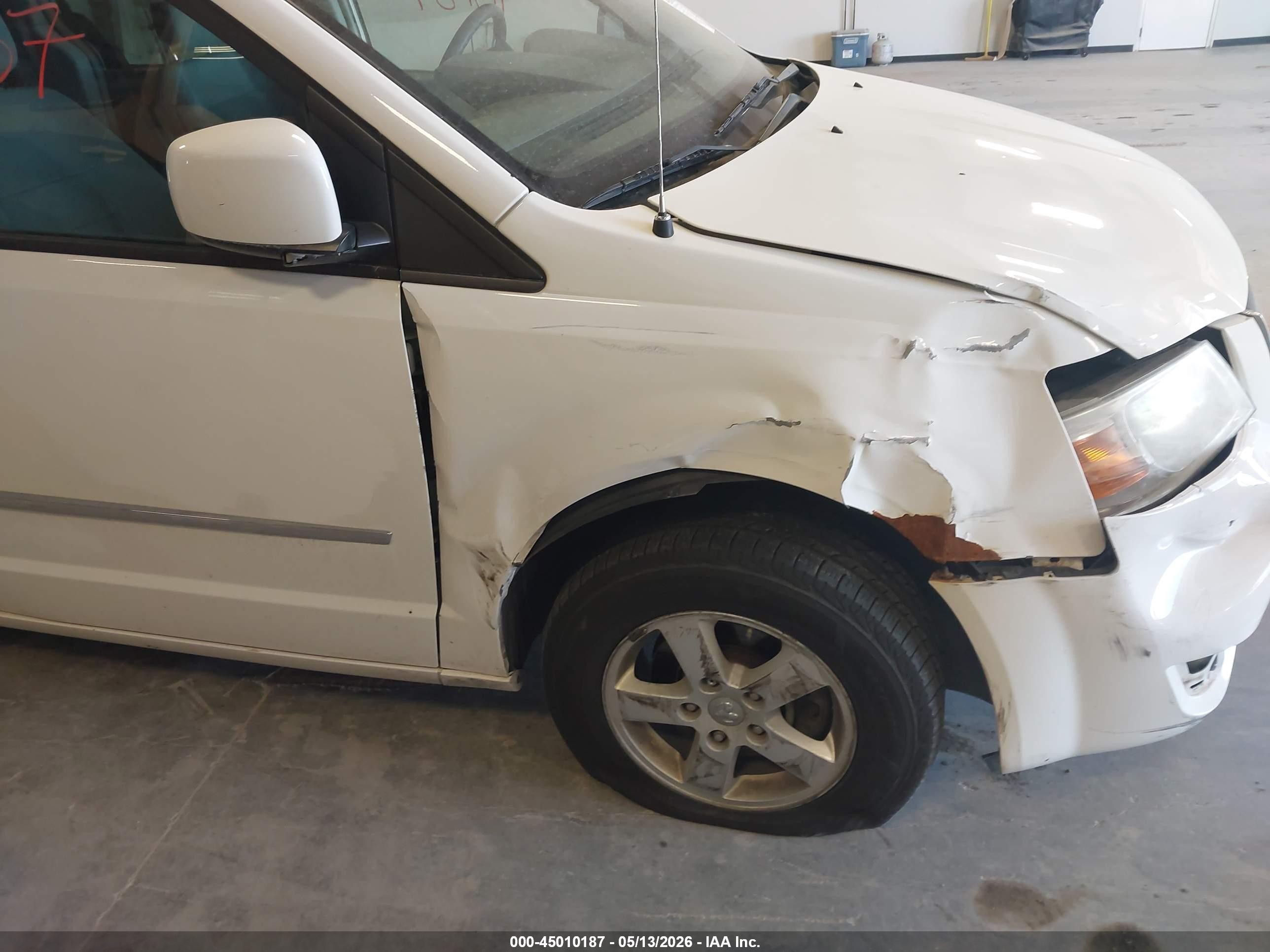 2010 Dodge Grand Caravan Sxt Белый vin: 2D4RN5D14AR489473