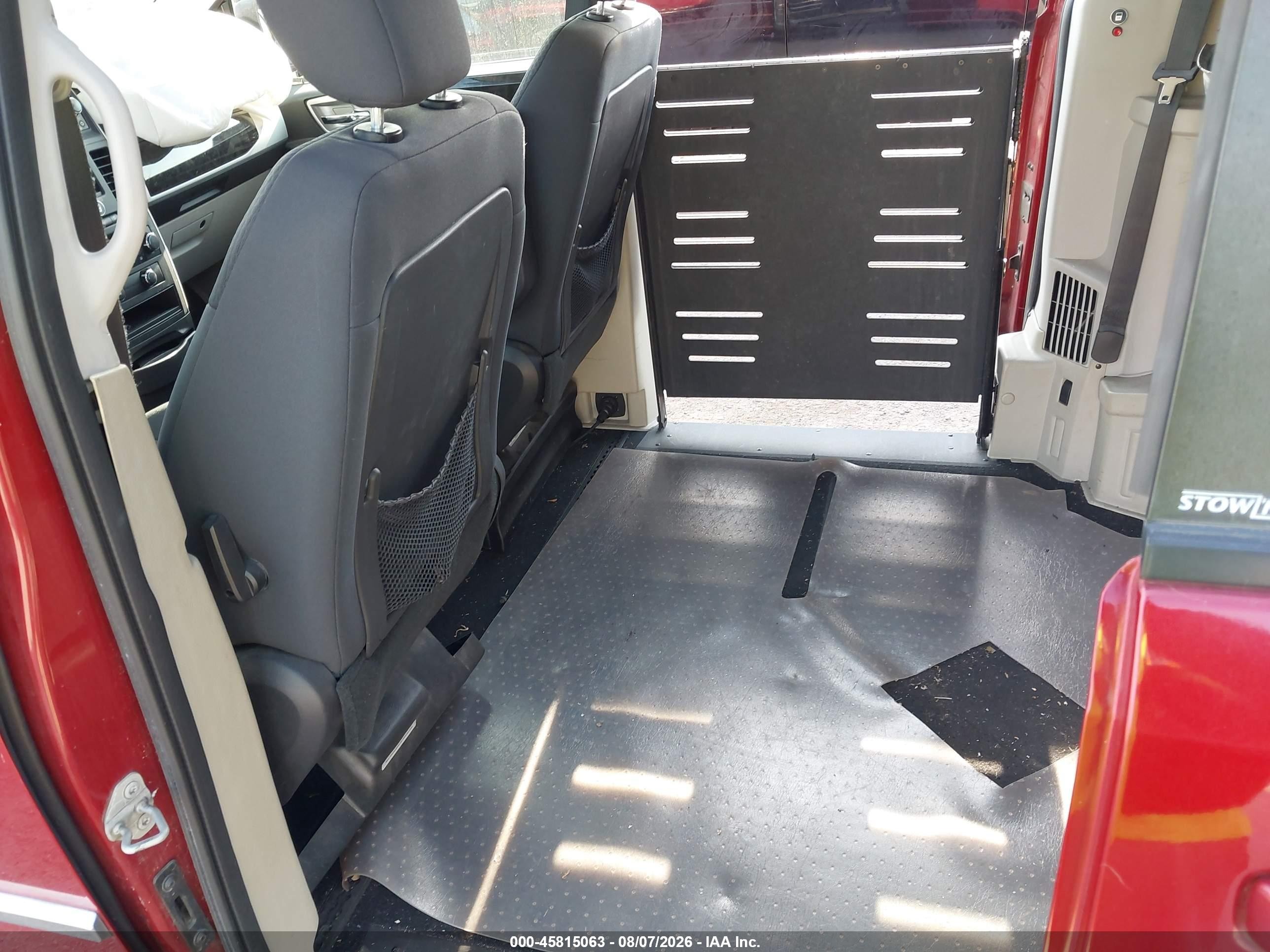2010 Dodge Grand Caravan Sxt Red vin: 2D4RN5D15AR129743
