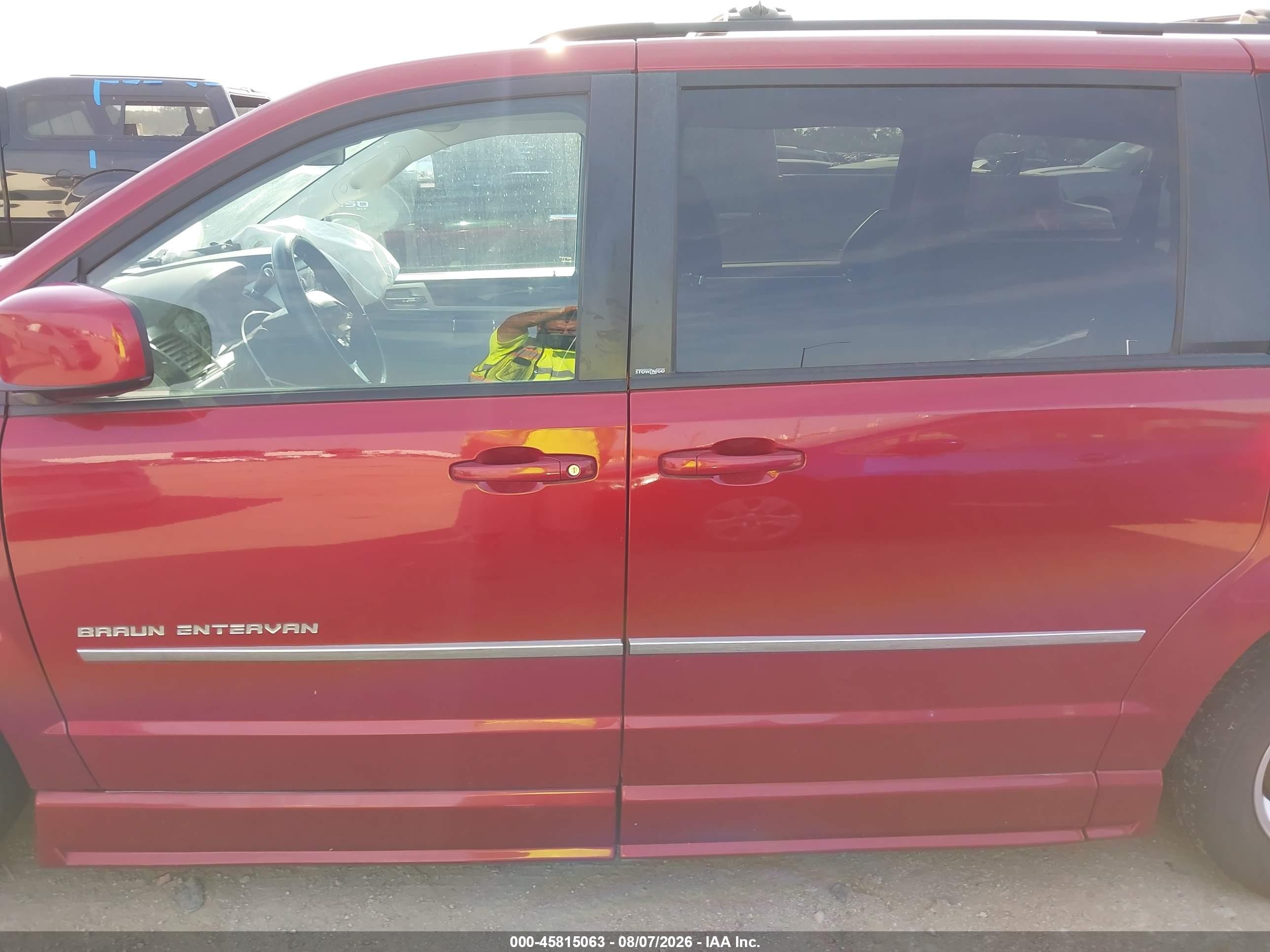 2010 Dodge Grand Caravan Sxt Red vin: 2D4RN5D15AR129743