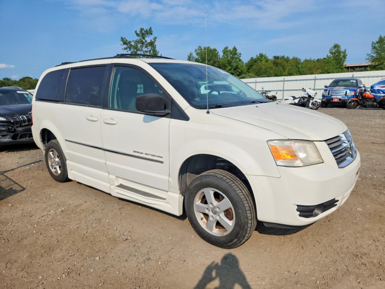 2010 Dodge Grand Caravan Sxt White vin: 2D4RN5D15AR131198