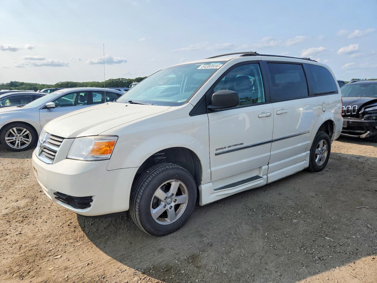 2010 Dodge Grand Caravan Sxt White vin: 2D4RN5D15AR131198