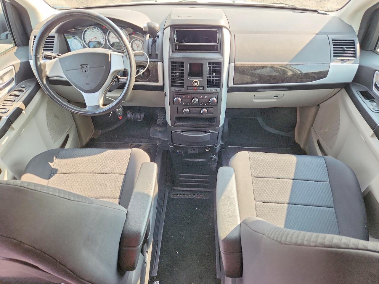 2010 Dodge Grand Caravan Sxt White vin: 2D4RN5D15AR131198